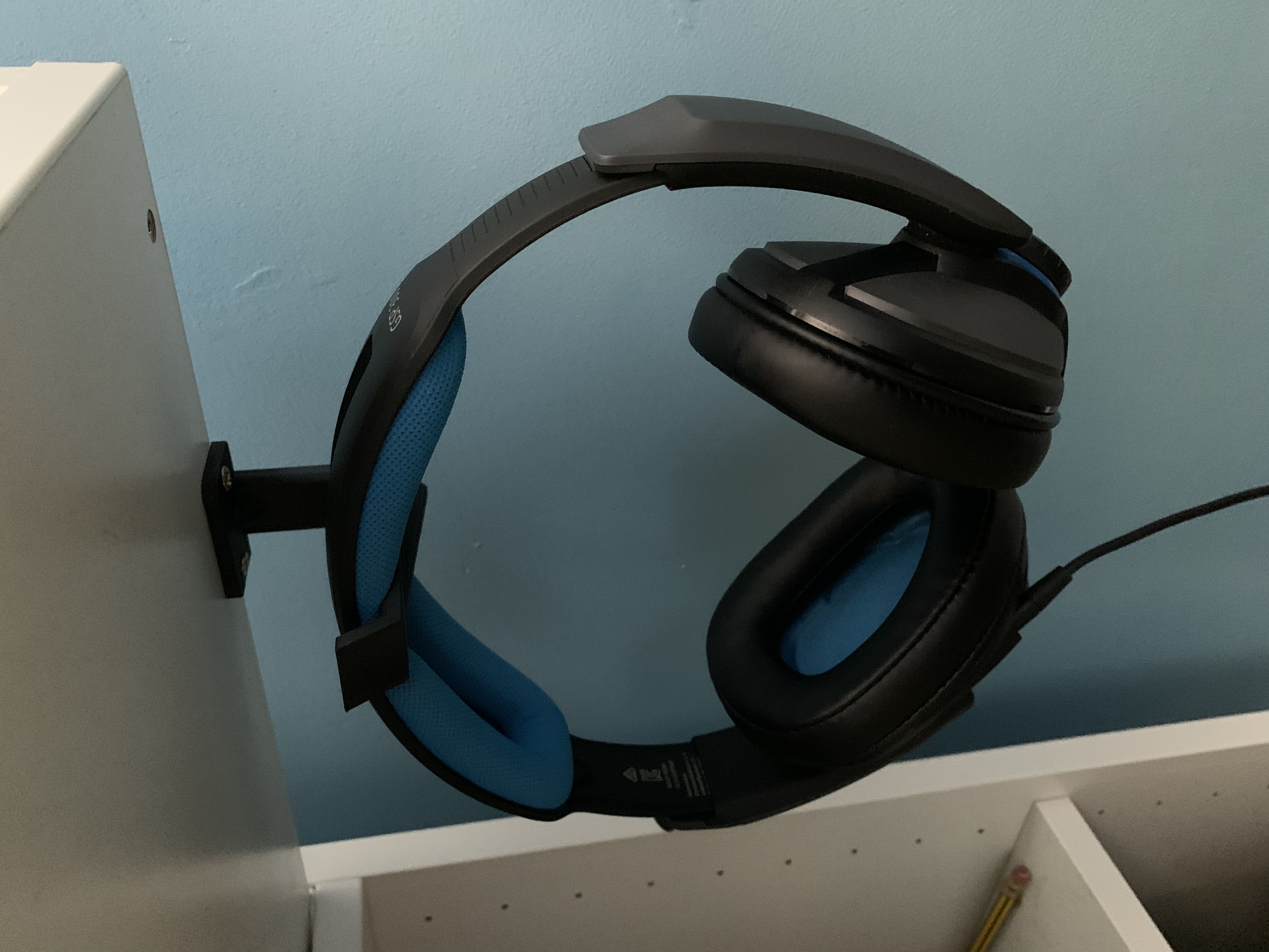 Under desk Headphone bracket