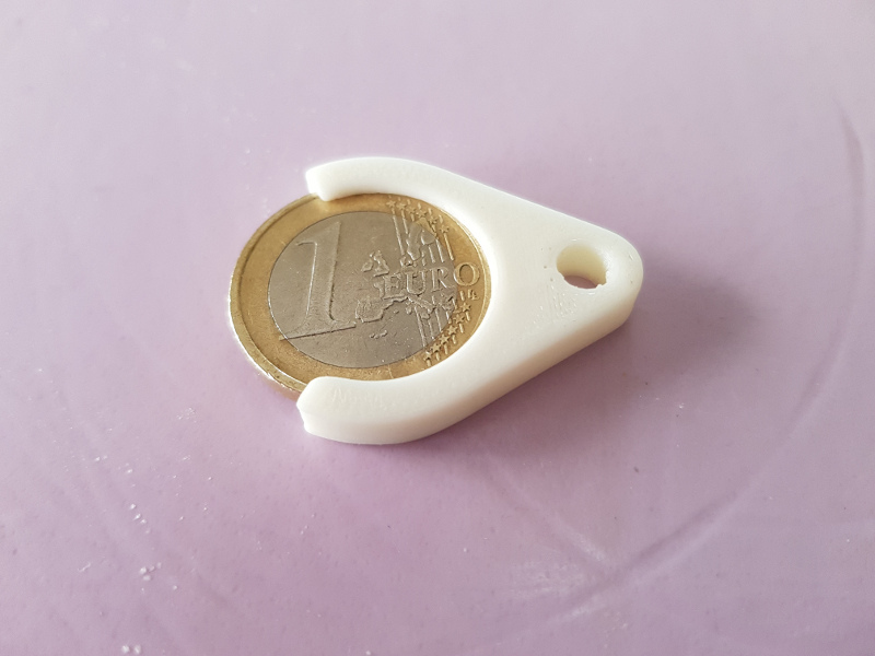 Key chain for one Euro coin
