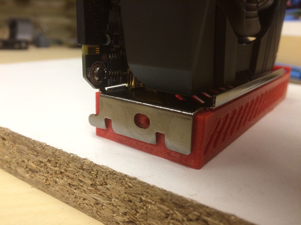 Miniatura 3 do modelo 3D Vertical GPU support for mining rig
