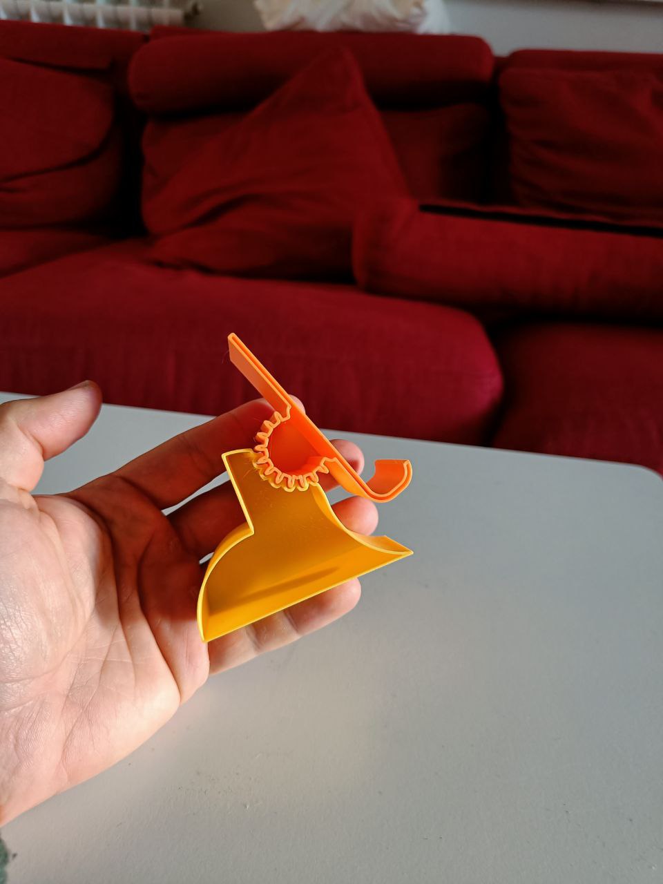 Gear phone stand (vase mode)