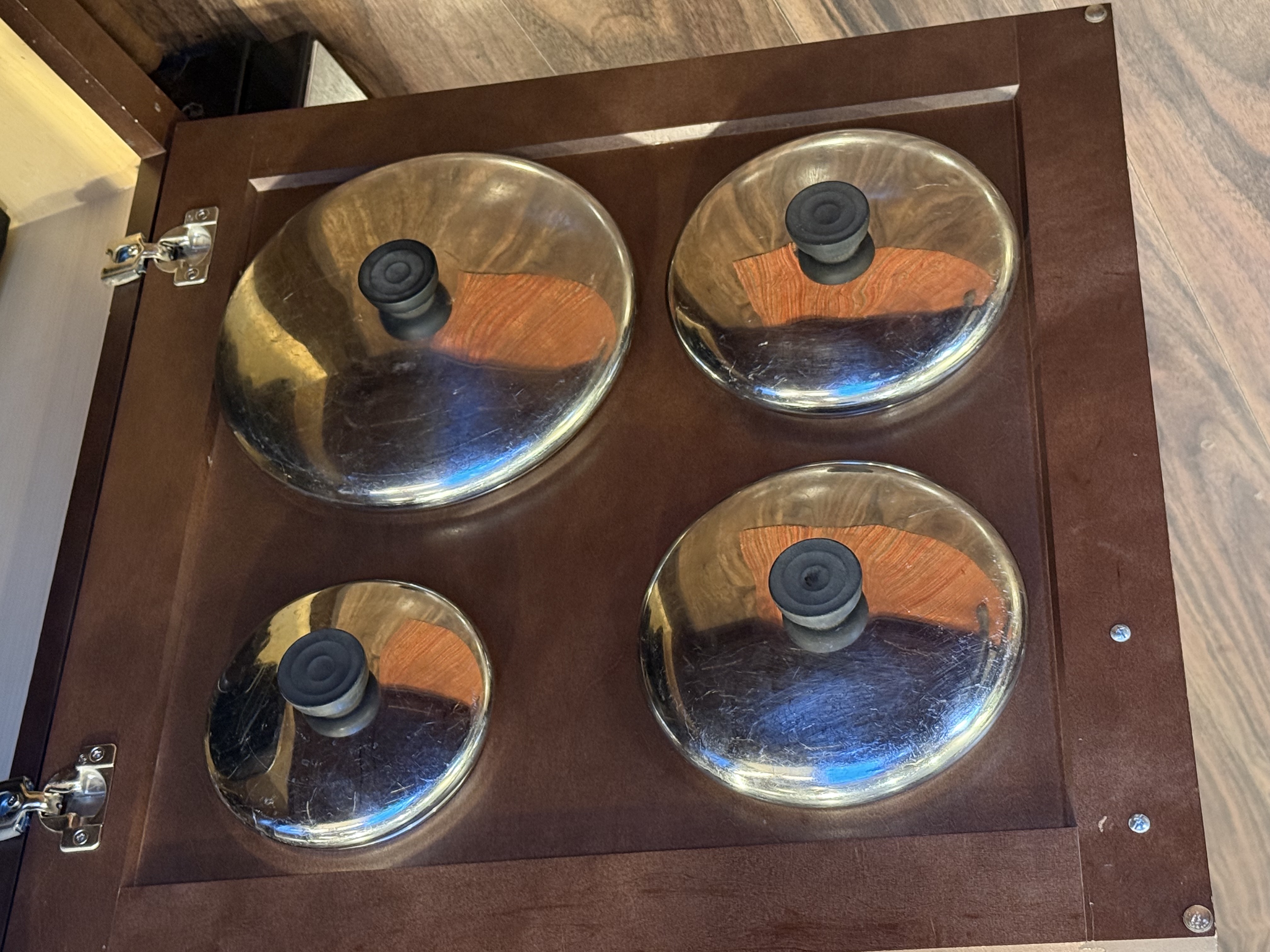 Cupboard Door Pan Lid Holder-No Screw Hole