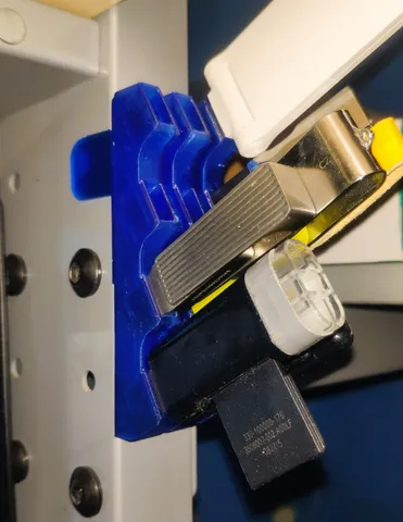 USB Holder IKEA JERKER Desk (Stůl JERKER)