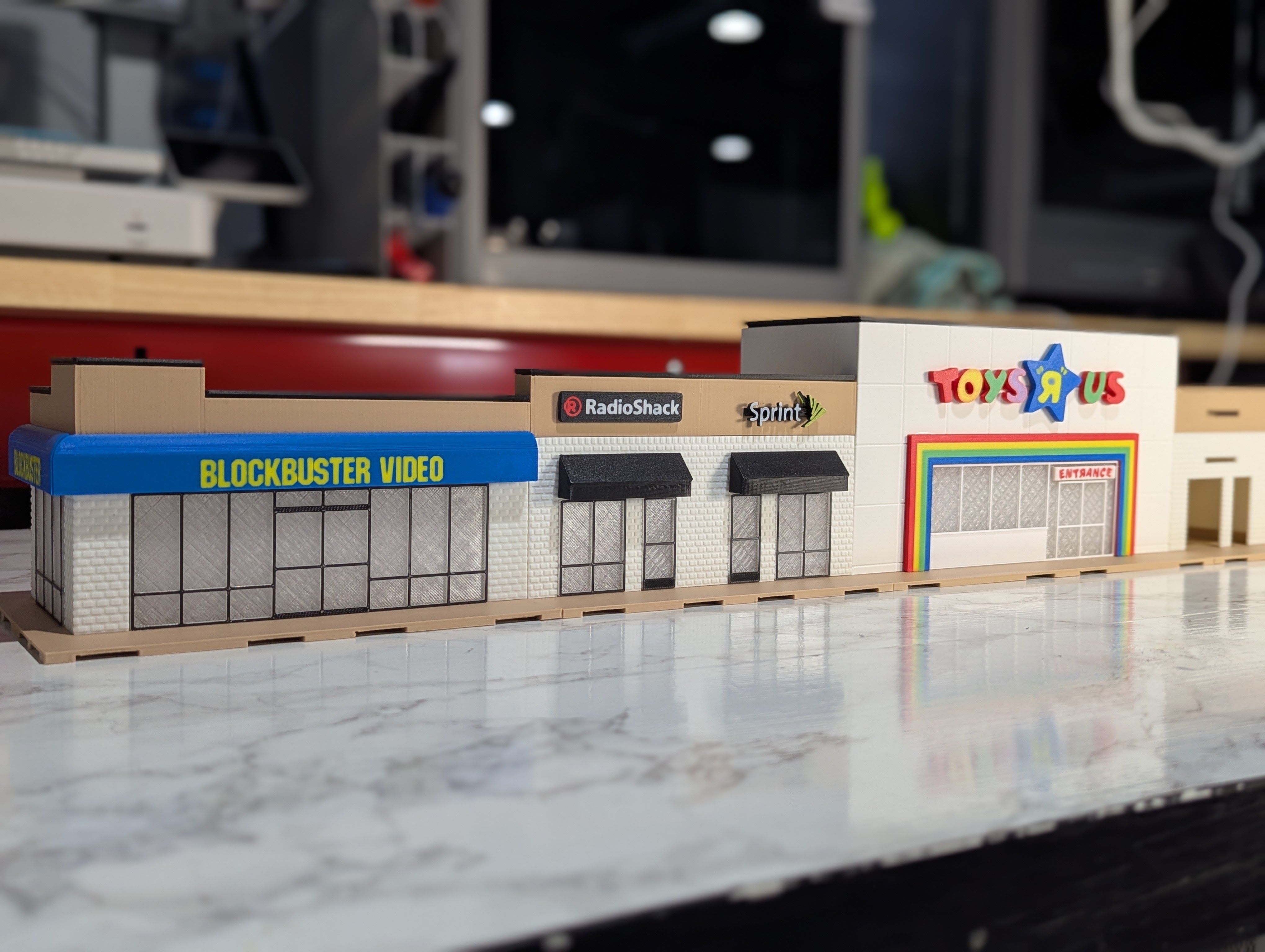Toys R Us Model Set - 1:64 Scale Diorama — thumbnail 10