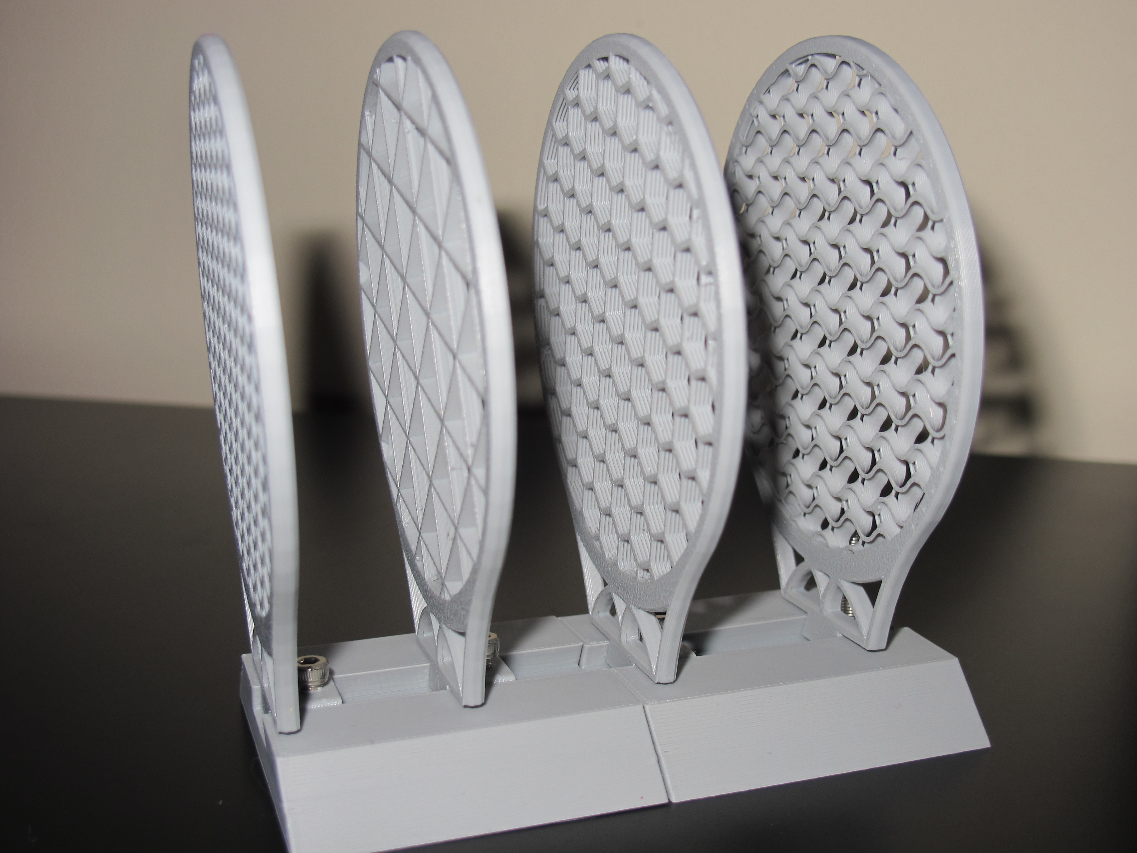 Miniatura 4 do modelo 3D Adjustable Letter Organizer