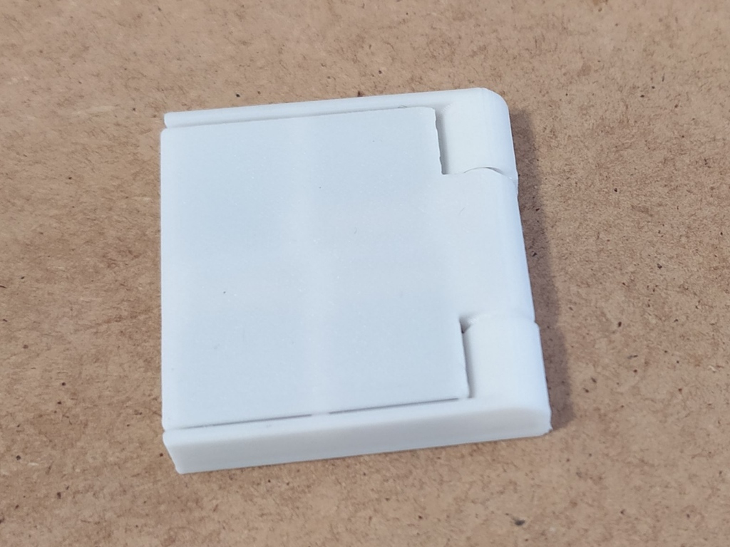 Miniatura 5 do modelo 3D Mini MicroSD Card Case