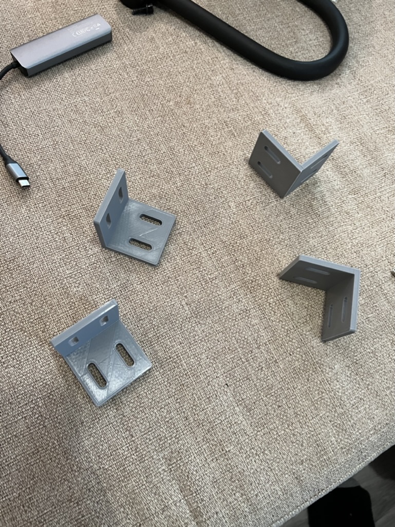 Shelf bracket by Mac Caddy Download free STL model