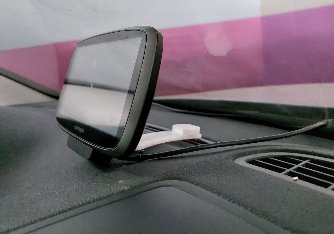 TomTom Go ball mount by livius Download free STL model