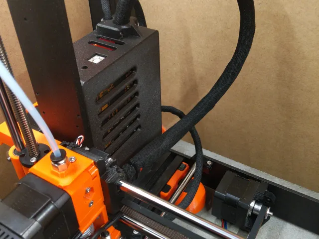 Big Einsy case with inserts and cable exiting verticaly