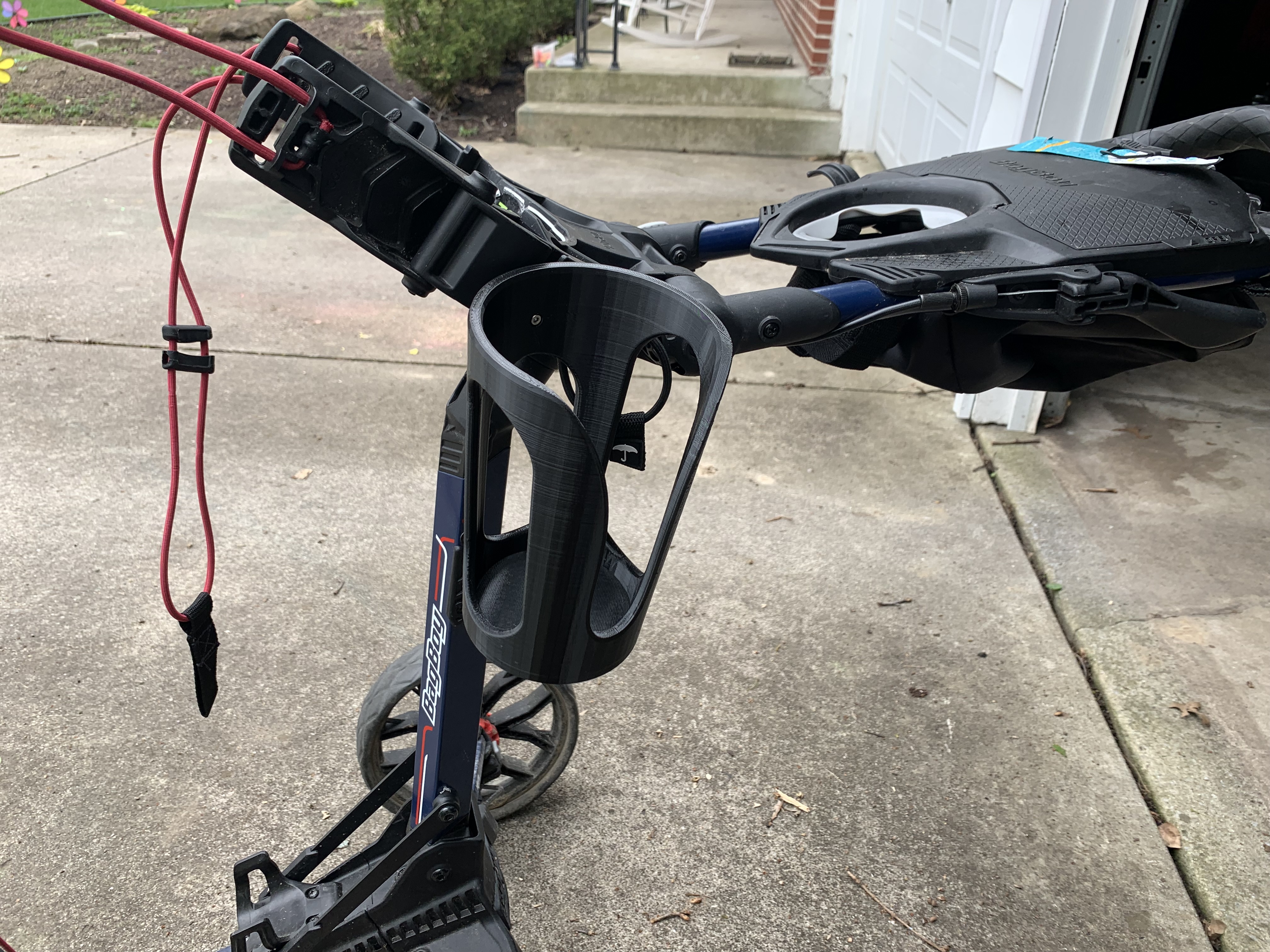 Divot-Mix Bottle Holder for Golf Push Cart