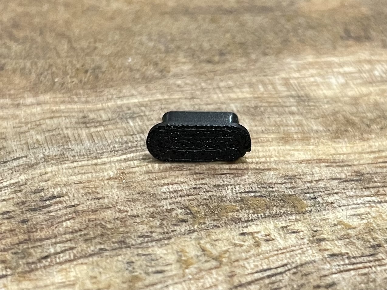 Miniatura 2 do modelo 3D Iphone Lightning Dust Plug