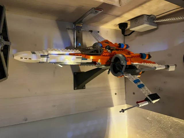 LEGO Poe Damerons X-Wing Starfighter Wallmount (75273)