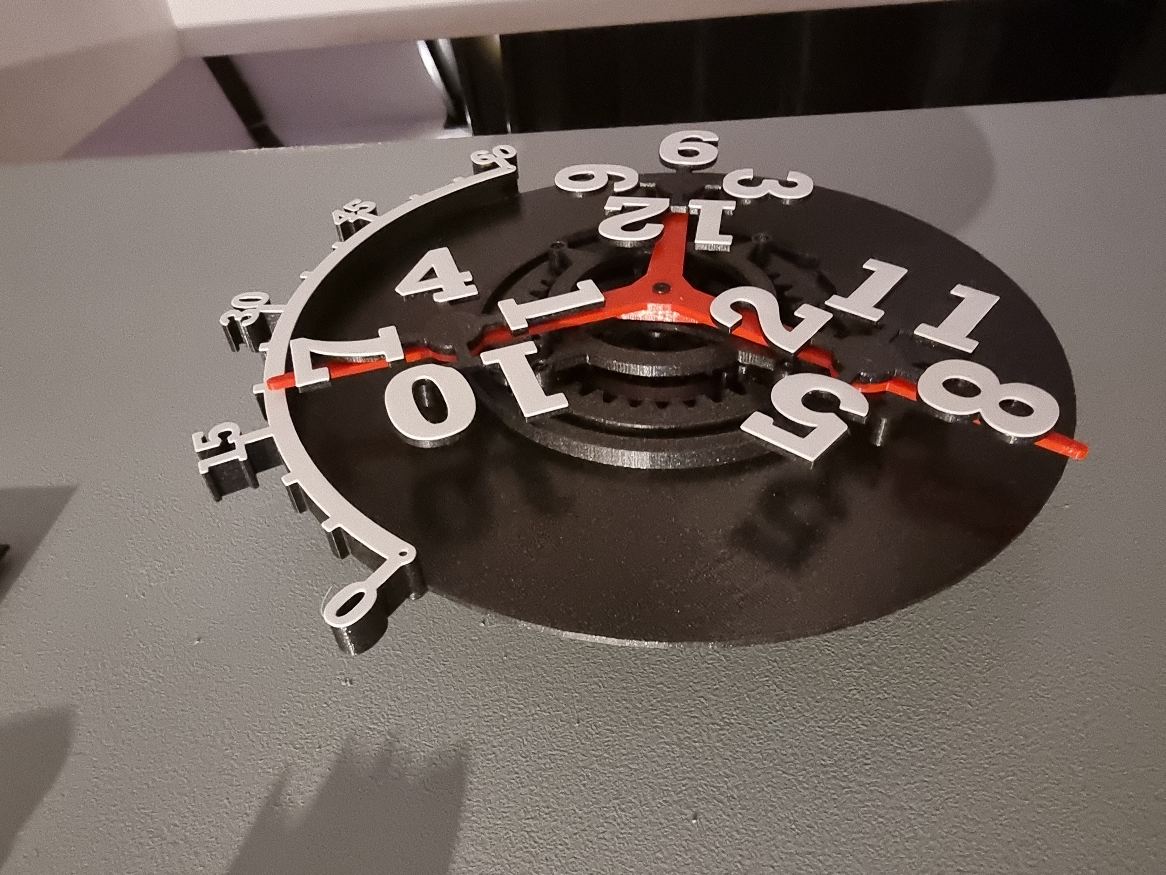 Wandering hour clock - Design modification