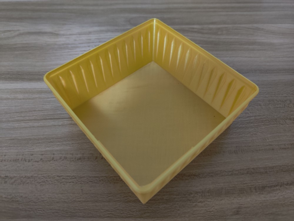 Embossed Lipped Tray