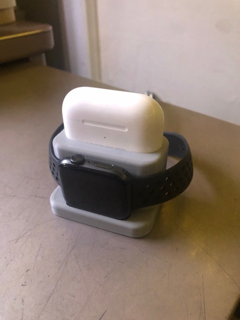 Apple Airpod pro and Apple watch series 5 dock (USB A to lighting) 
