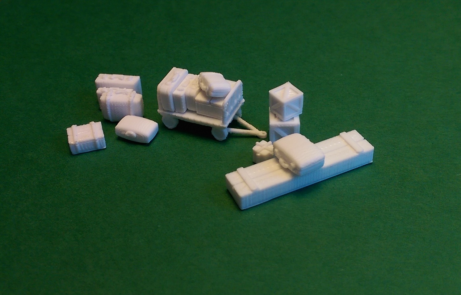 Train station luggage cart in H0 187 scale by Enely Download free