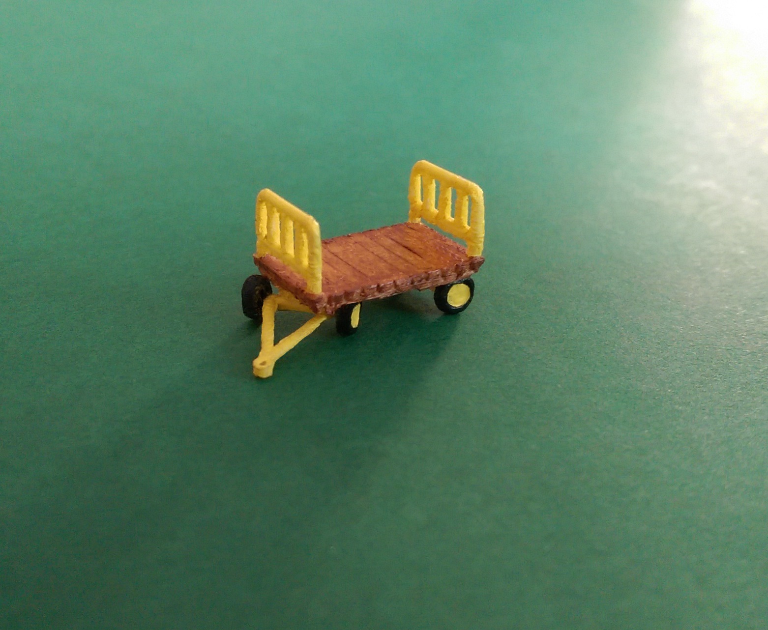 Train station luggage cart in H0 187 scale by Enely Download free