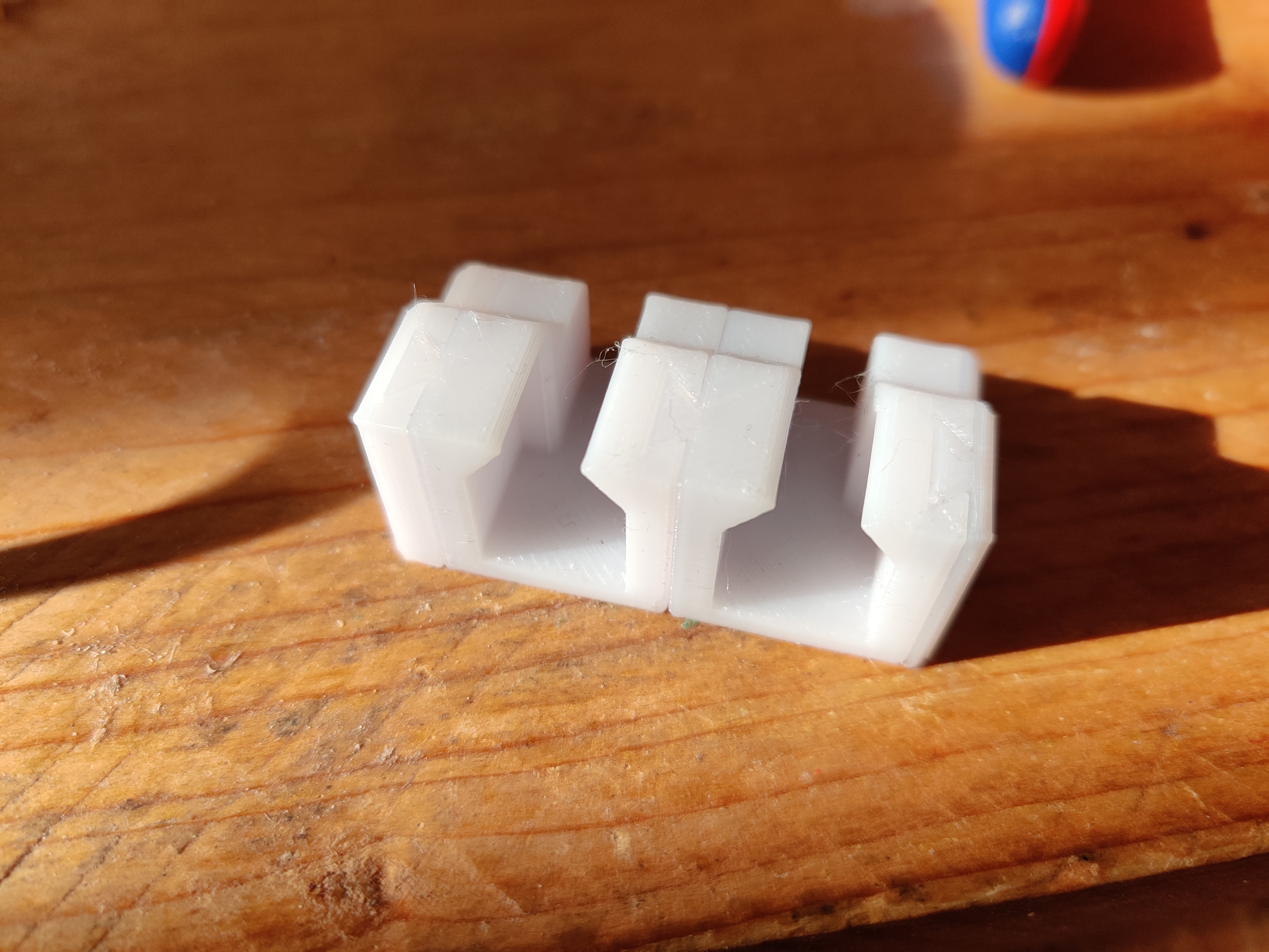 Generic modular UTP and USB cable holder