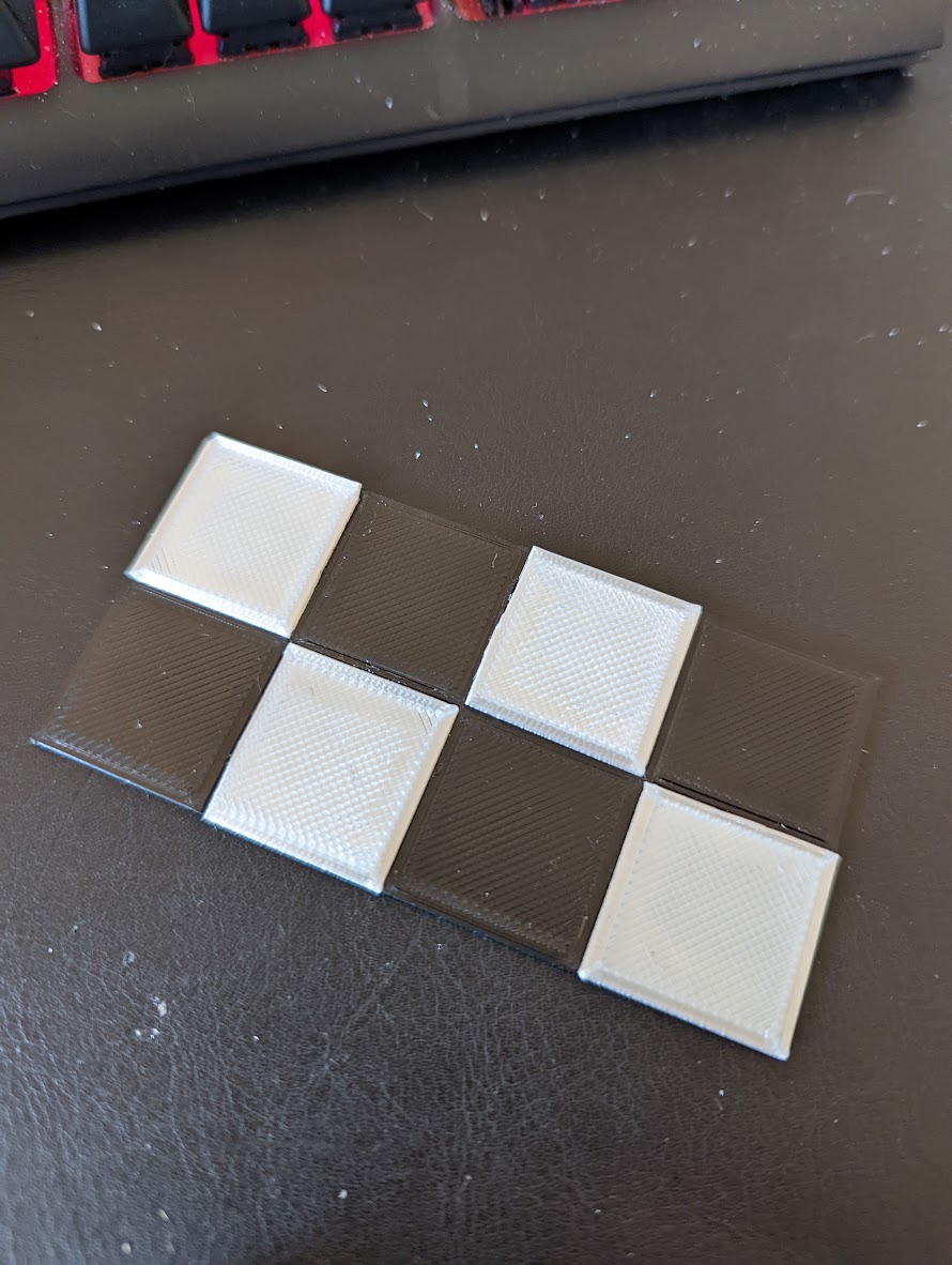 Tile insert for chessboard