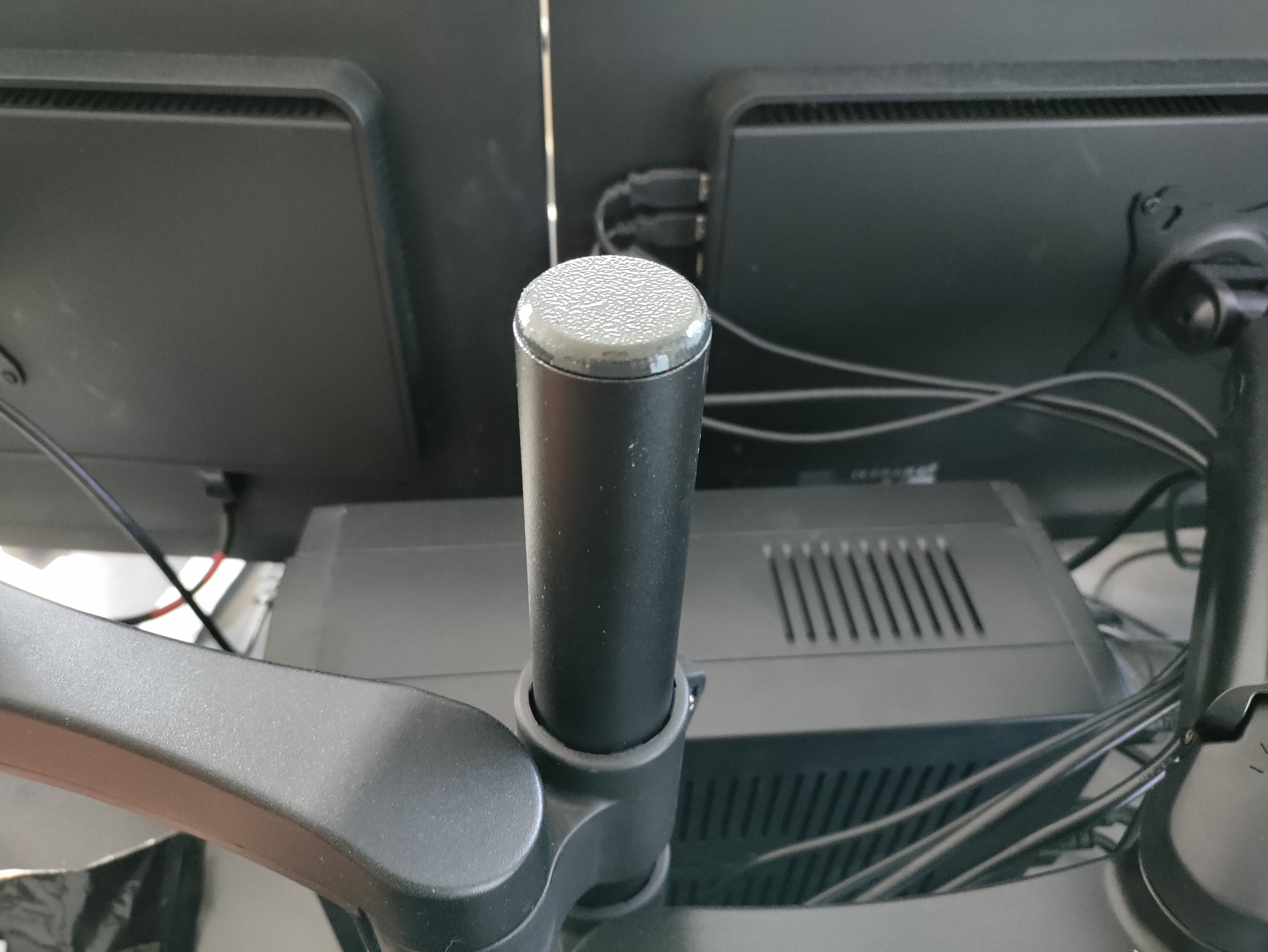 Monitor pole cap