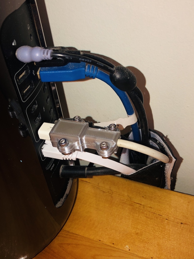 Thunderbolt 2 (Mini Displayport) Strain Relief