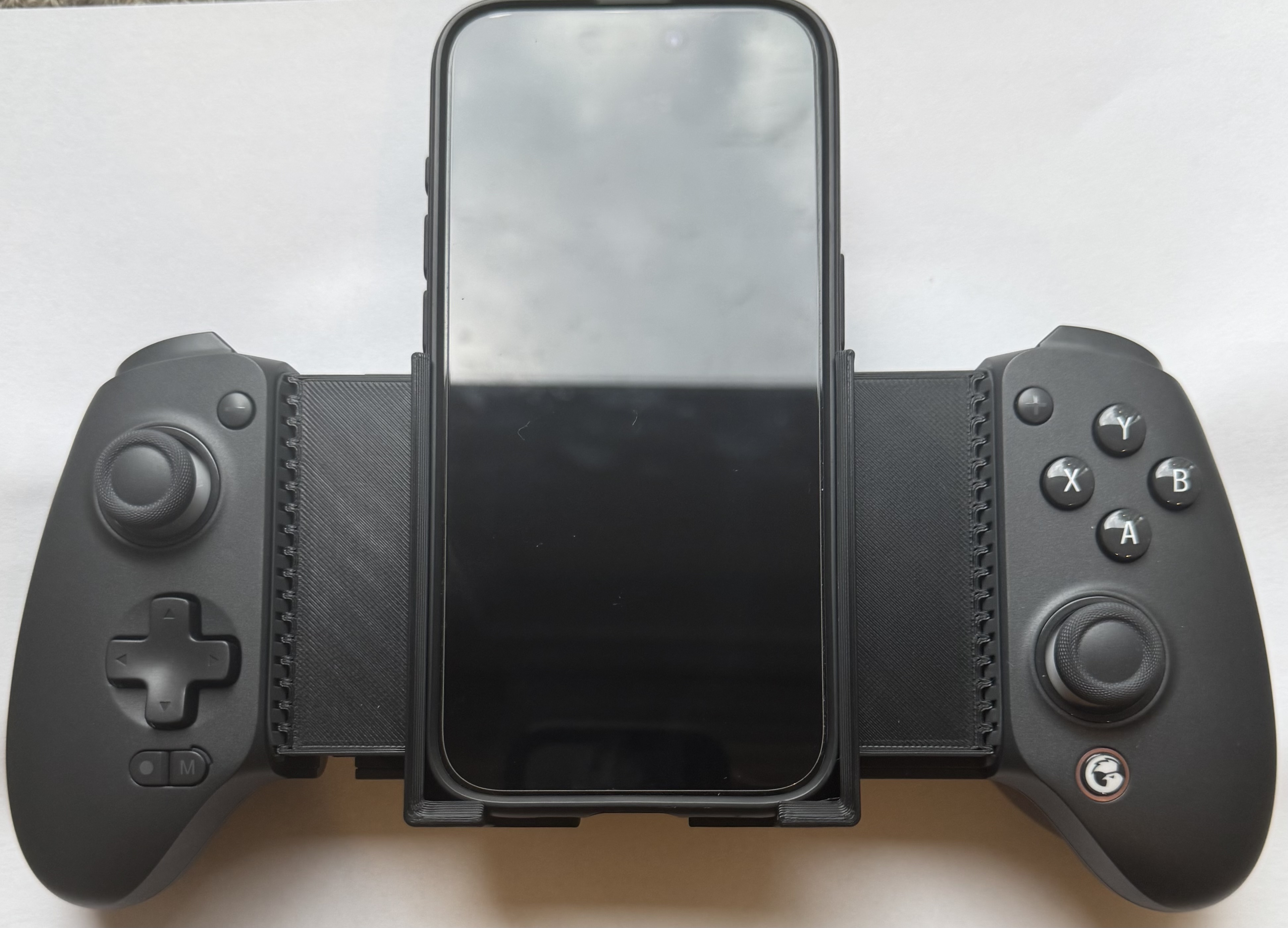 Gamesir insert for portrait gaming on phone