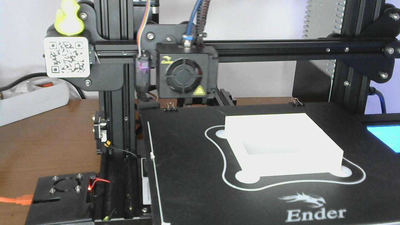 Miniatura 2 do modelo 3D IoT Button Cover