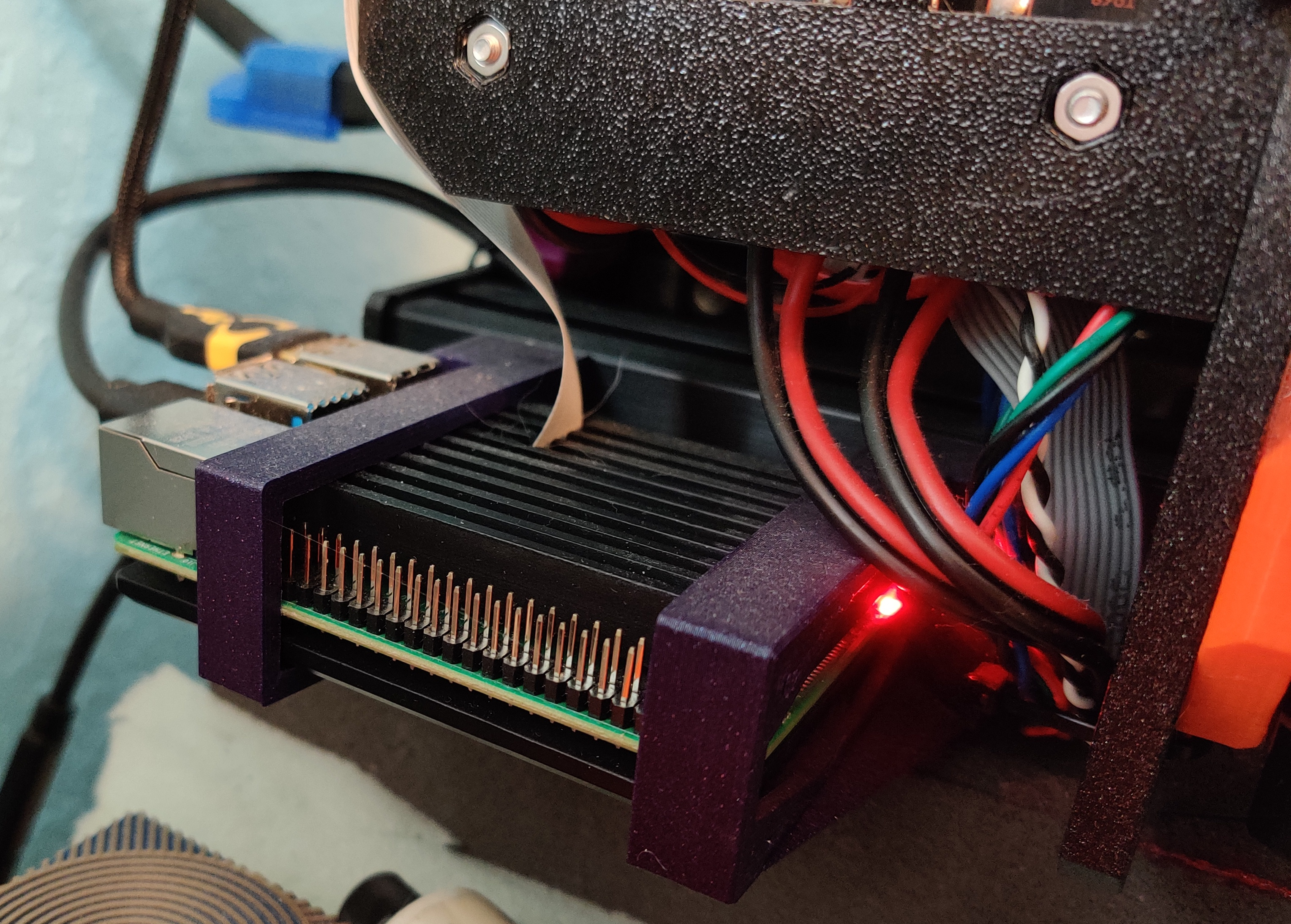 3D printer mounting bracket for Raspberry Pi in aluminum case