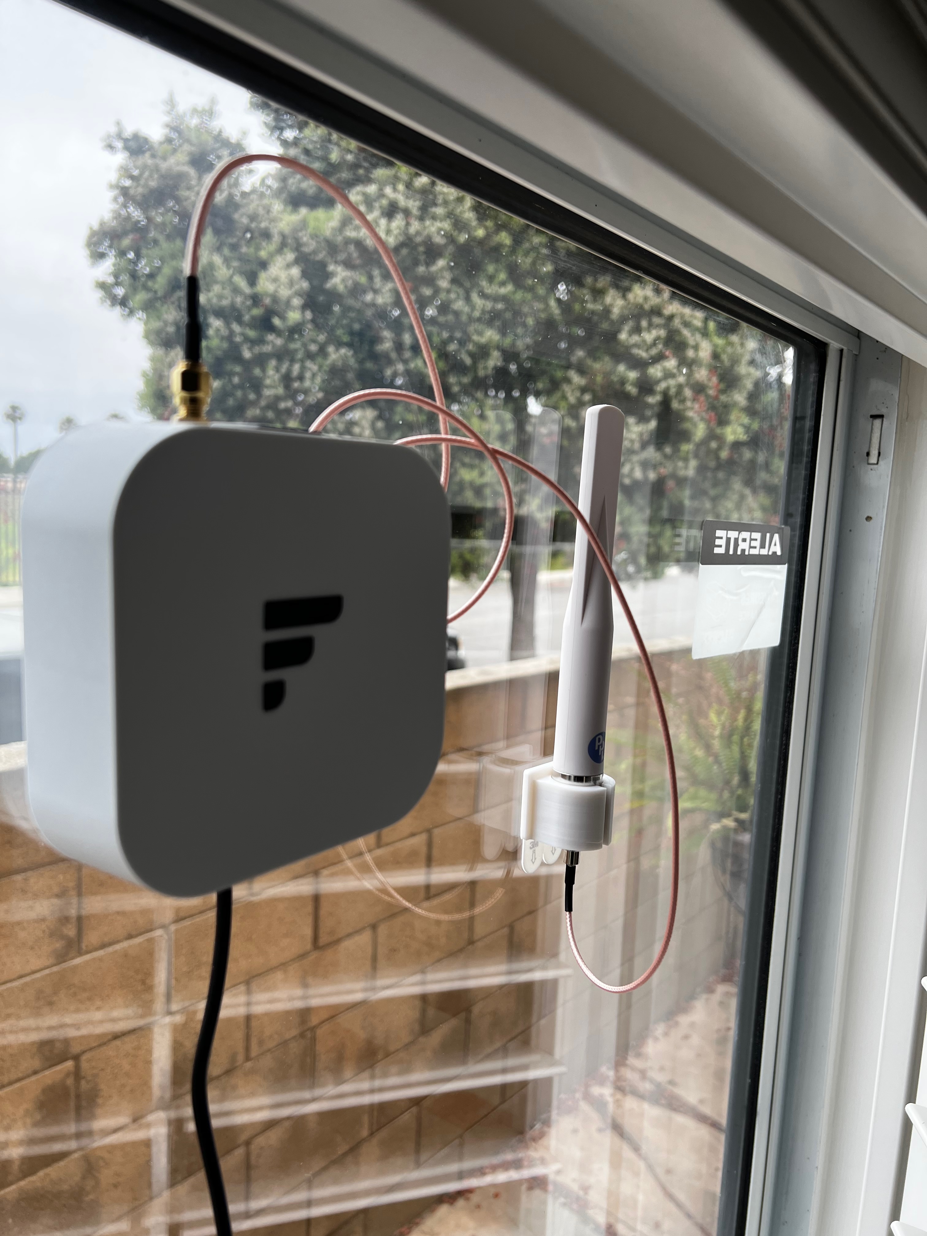 Window Antenna Mount PPL (People's Antenna) for my Helium HNT Miner by