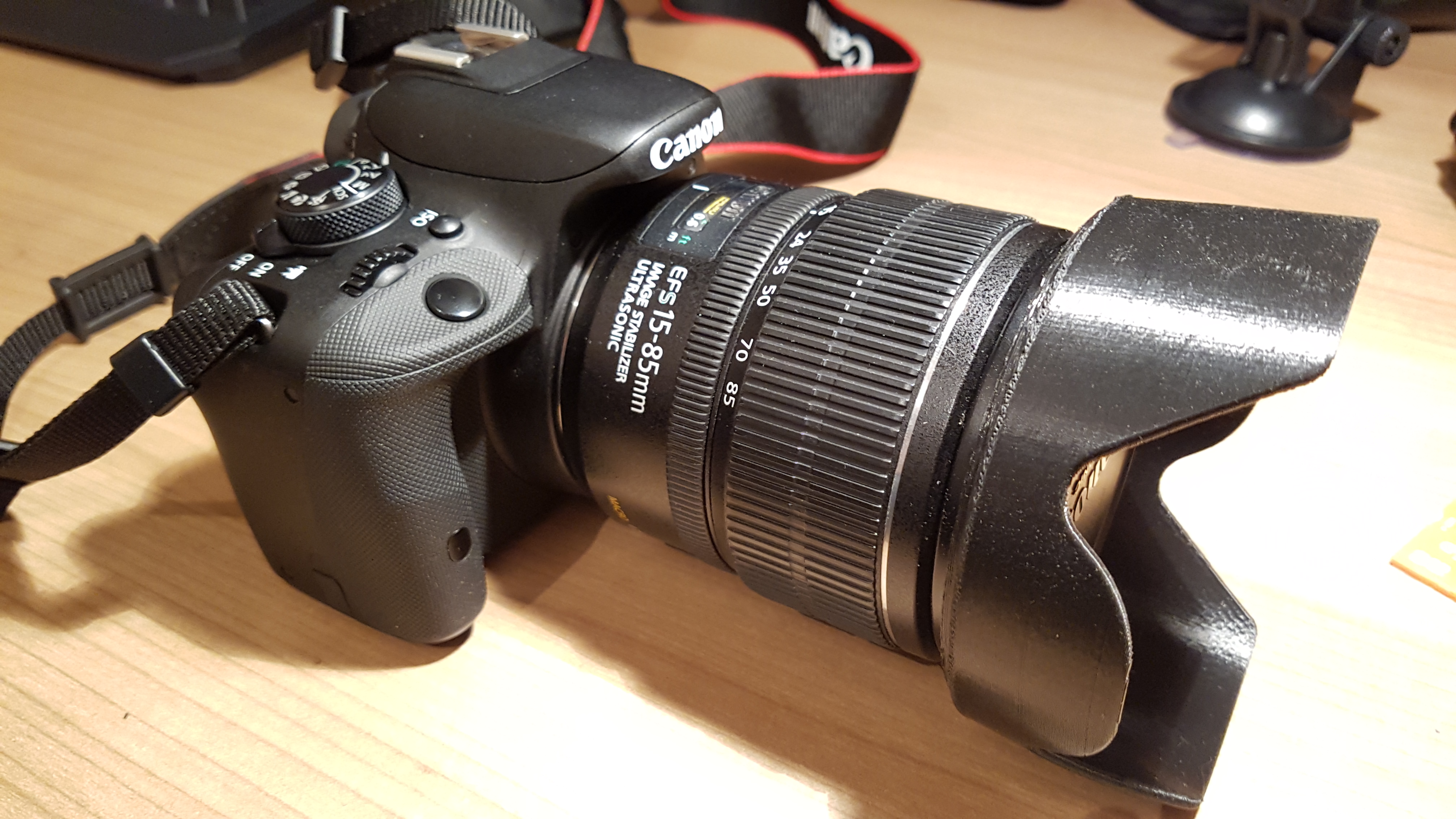 Canon 15-85mm lens hood (EW-78E)