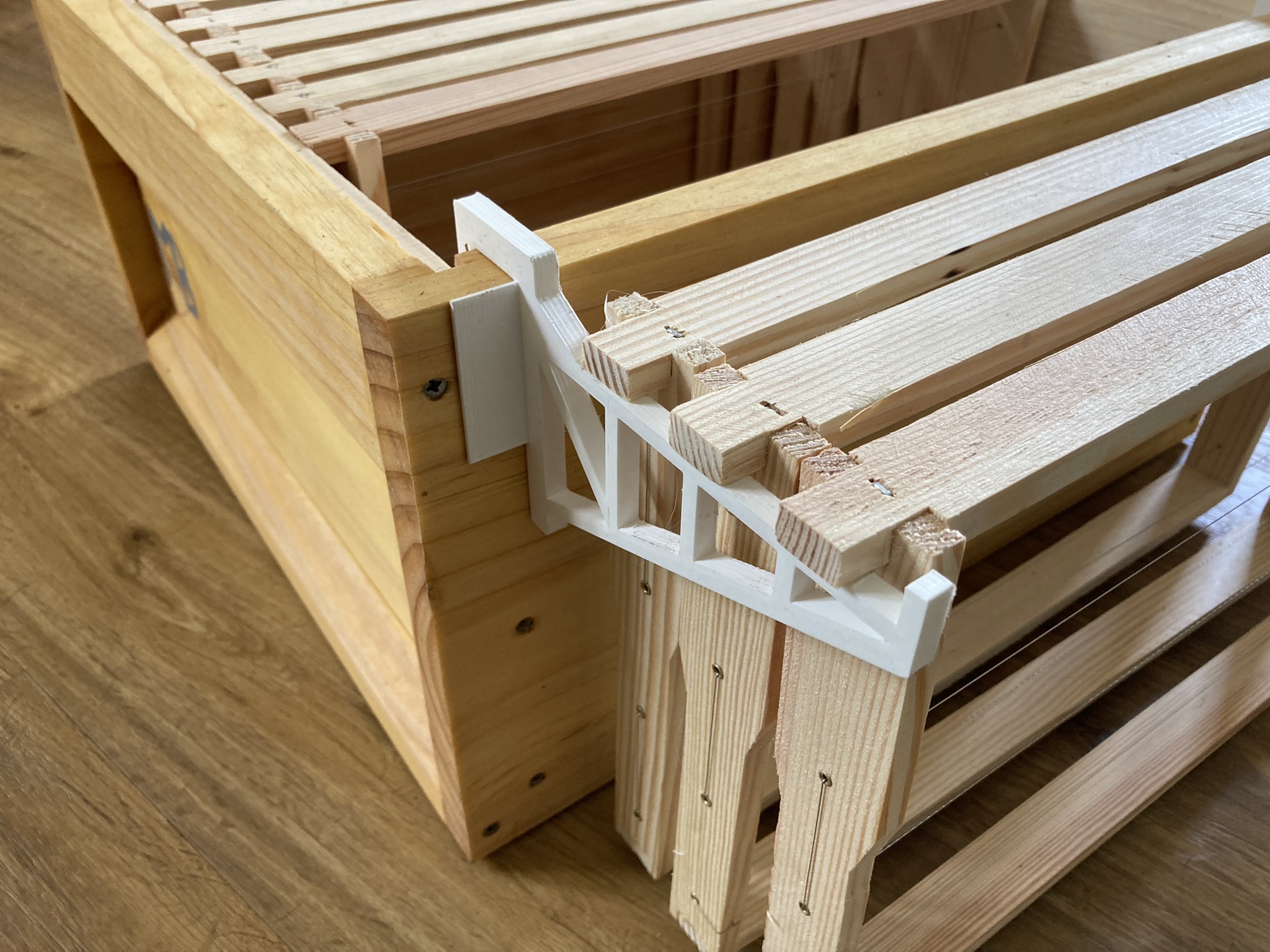 Bee Frame Holder for Liebig