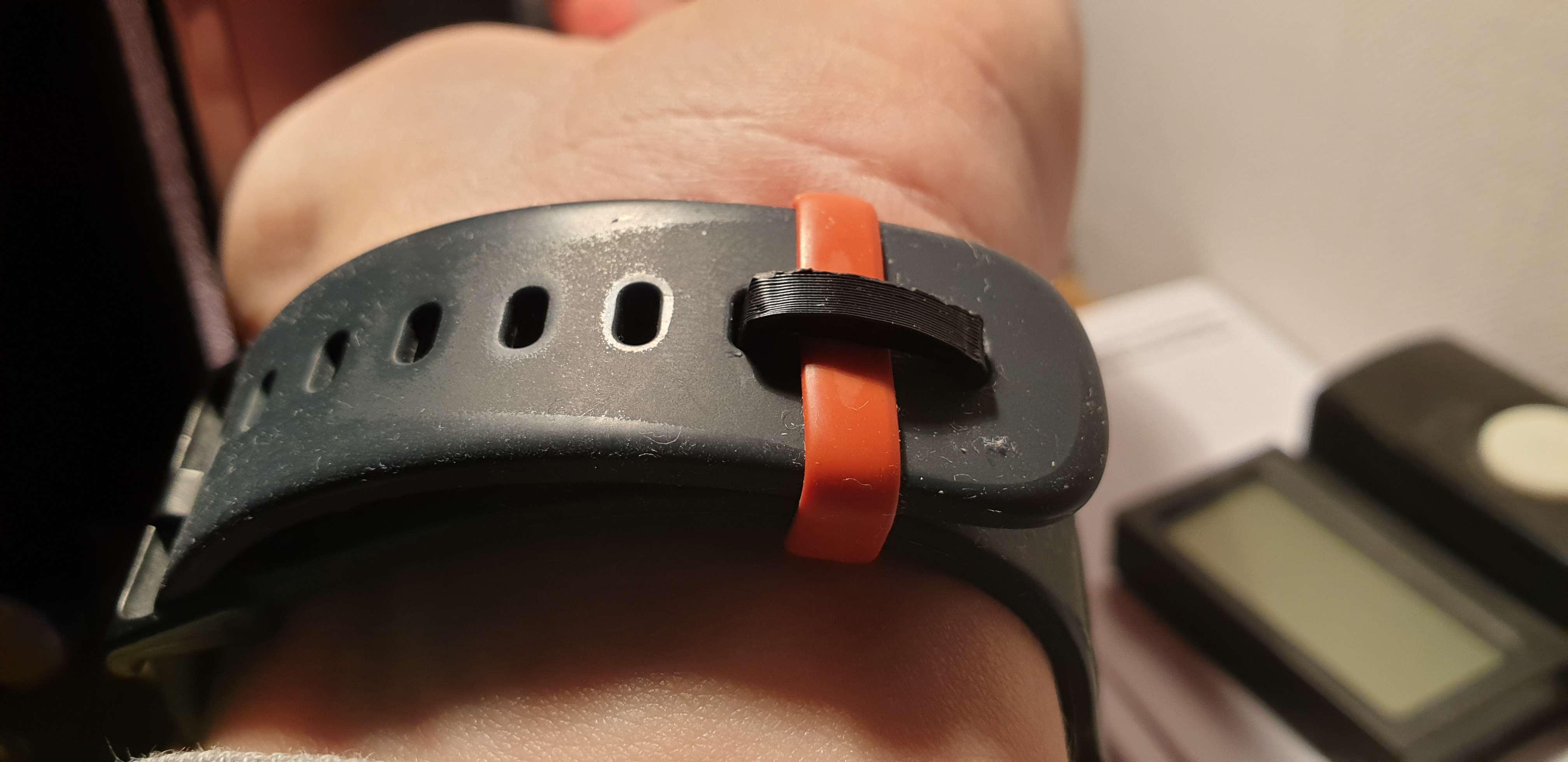 Wristwatch band holder (Amazfit Bip)