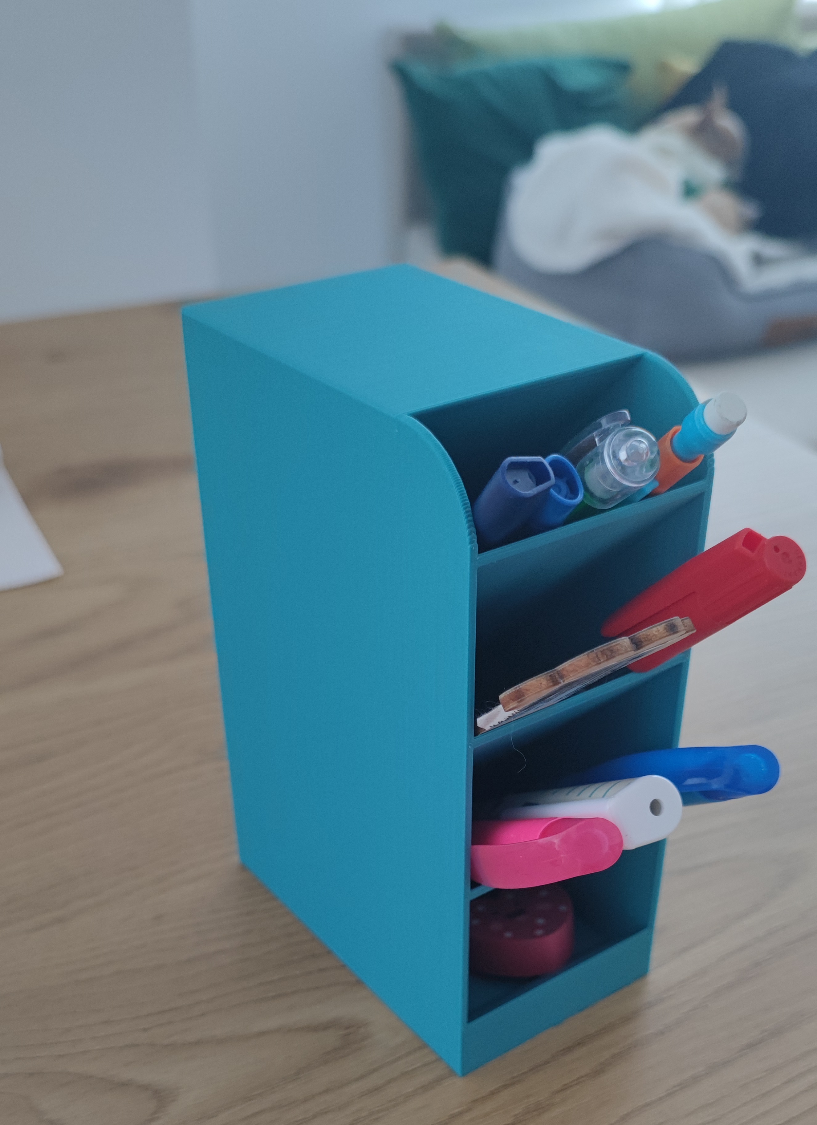Dual orientation pen holder