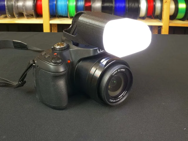 Camera flash diffuser