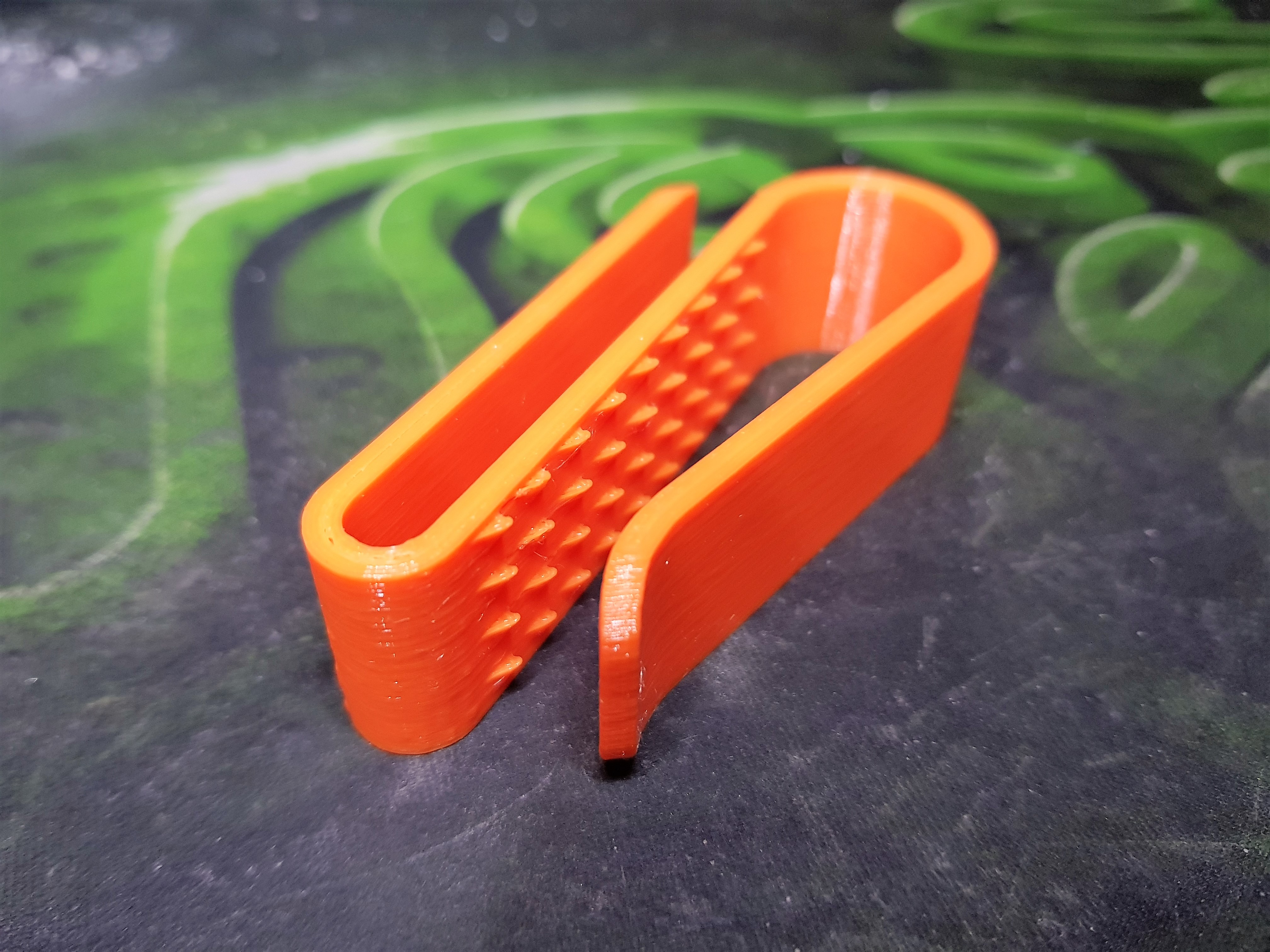 Sunglasses clip