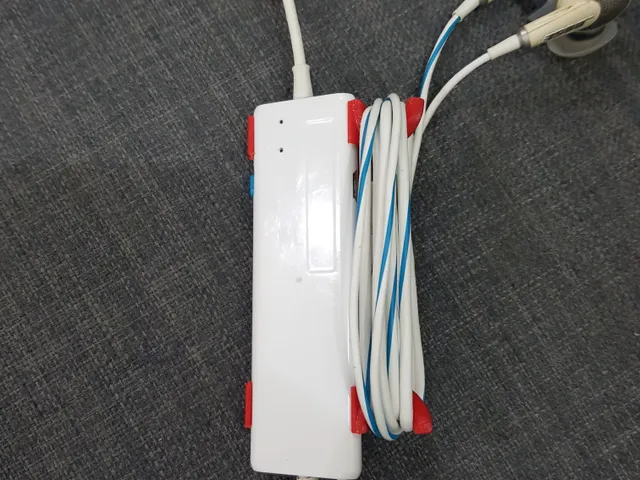 Cable management for (Bose QuietComfort 20)