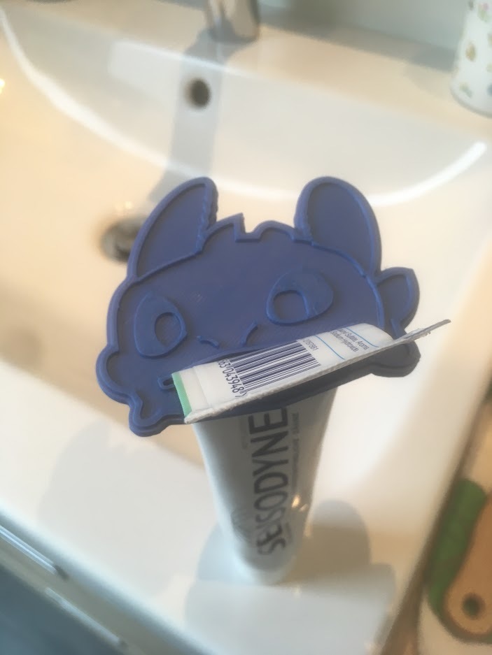 Toothless Pastepusher 