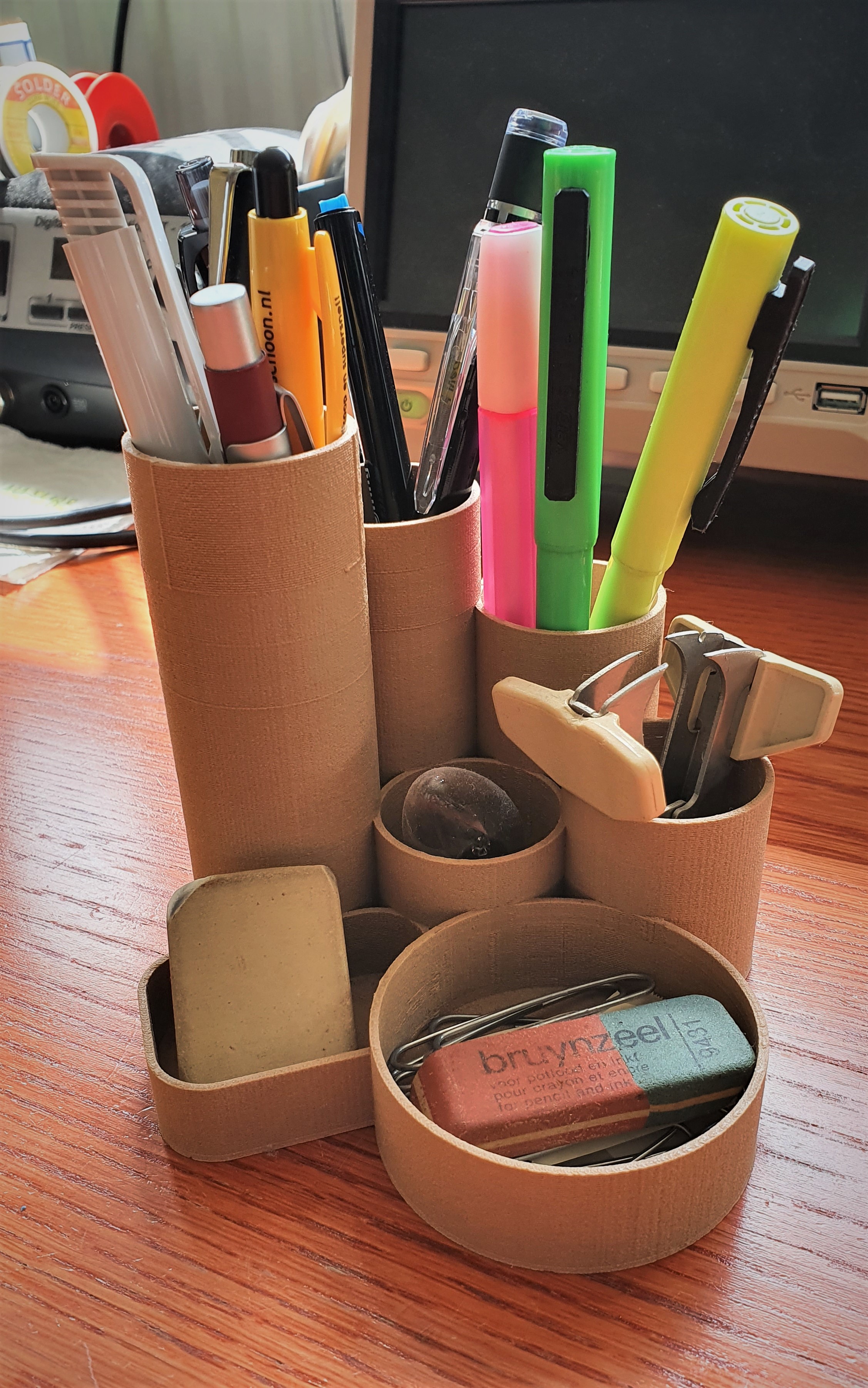 Pen holder cup