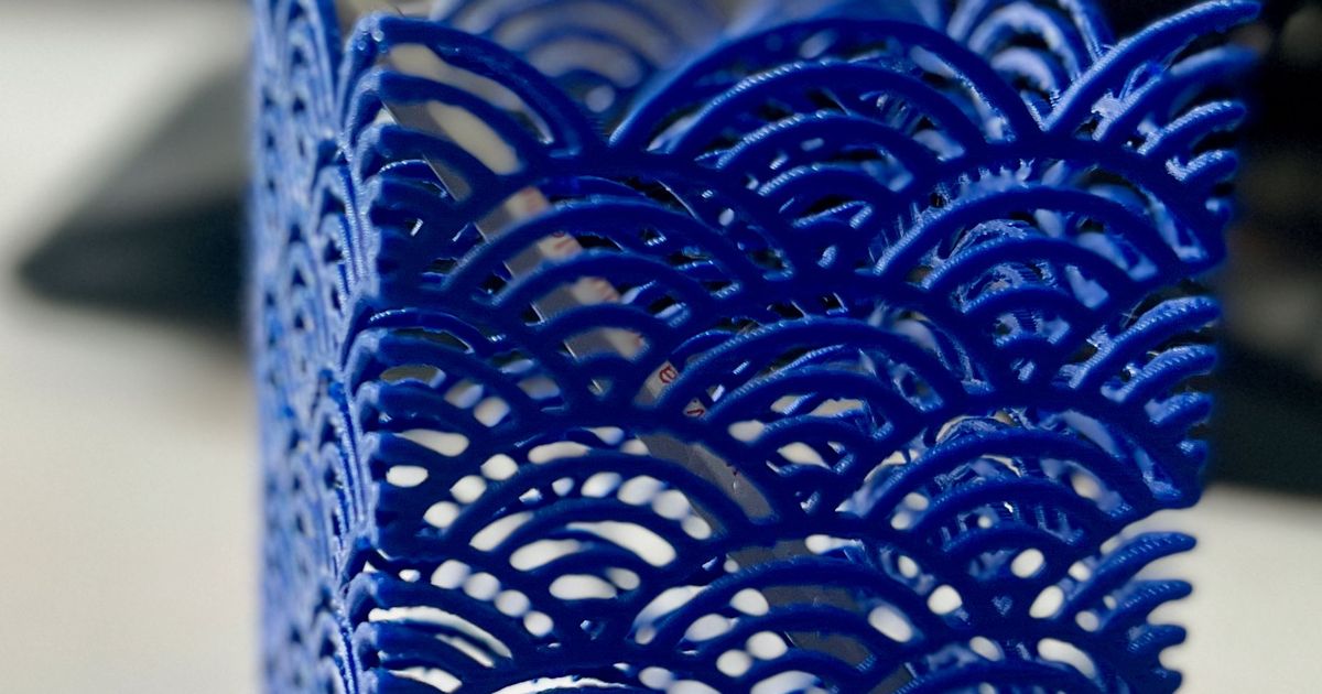 Pen Holder Japanese wave pattern by Harashi Download free STL model