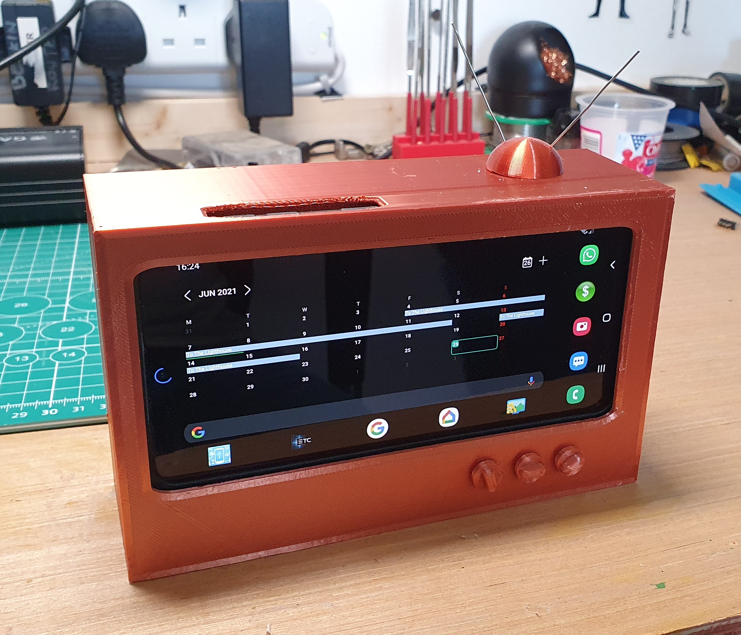 CRT TV Phone Stand by EMN Download free STL model