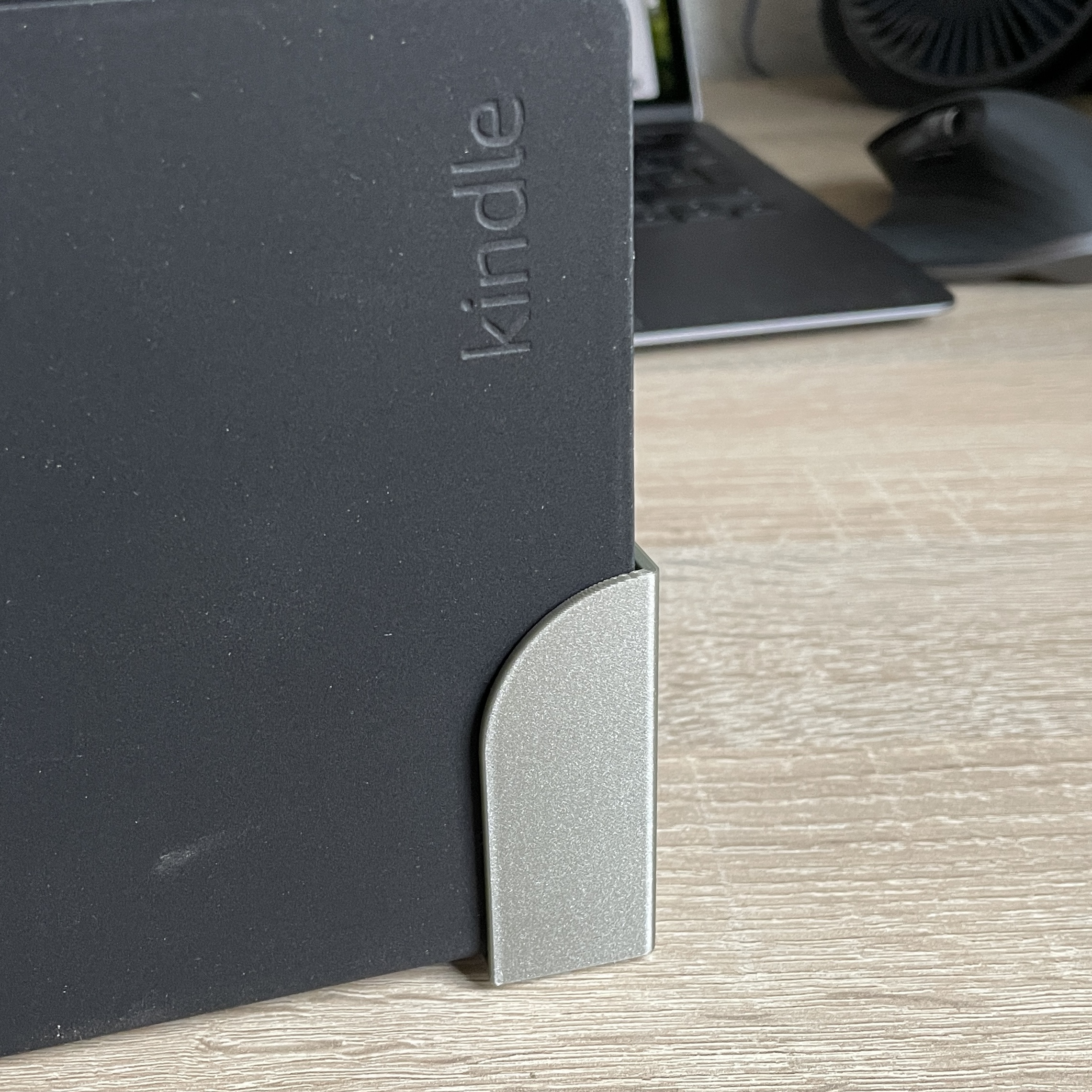 Holder / mount for Kindle Paperwhite with Case by Christian Englmeier