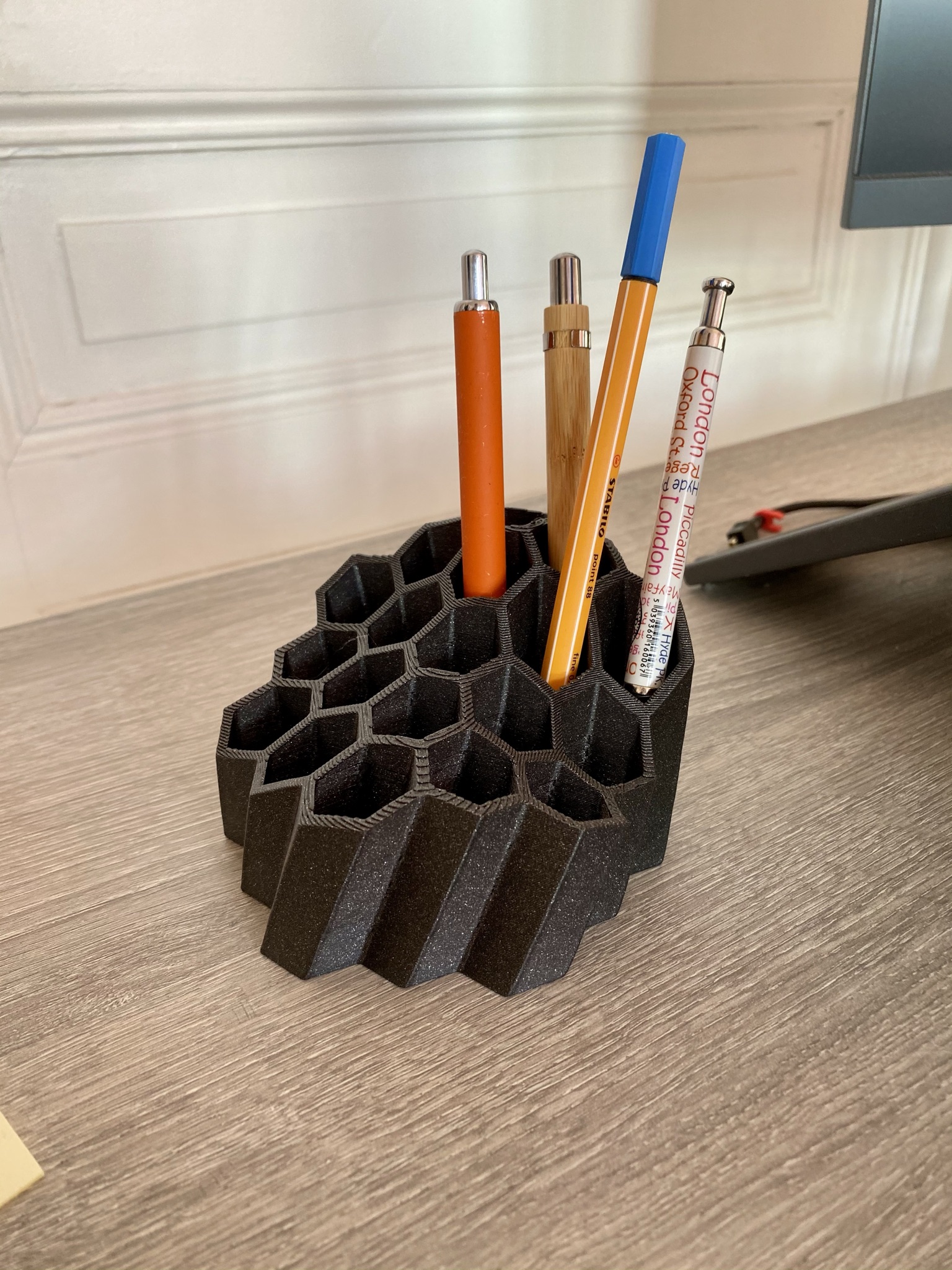 Honeycomb pencil stand