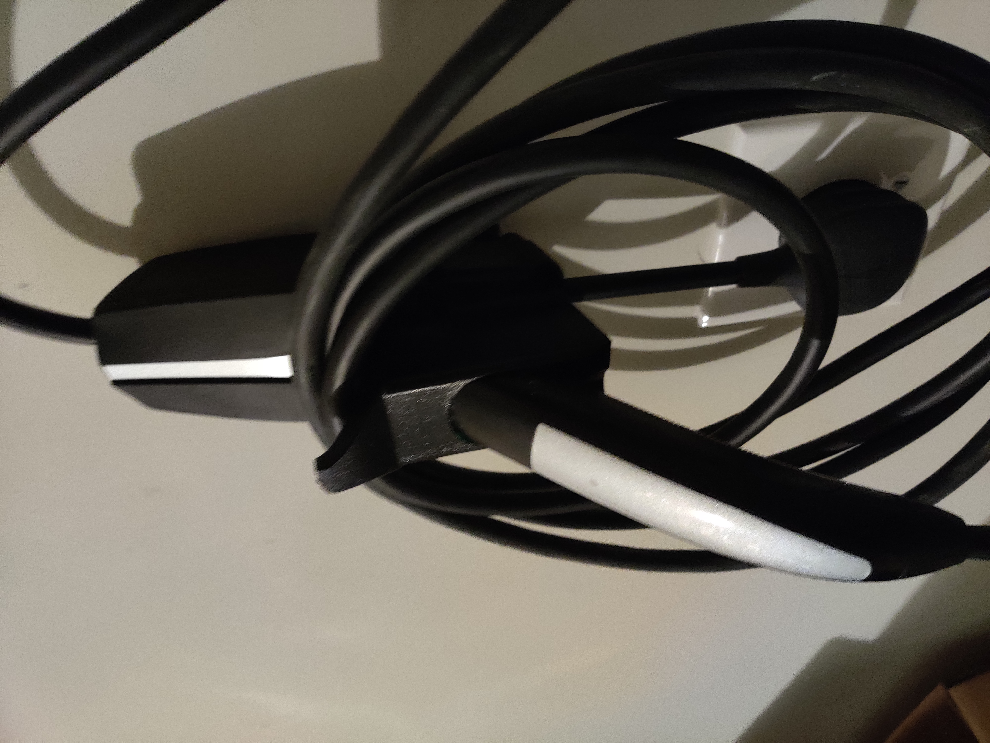 Tesla Mobile Connector charger (gen 2) wall mount and plug holder