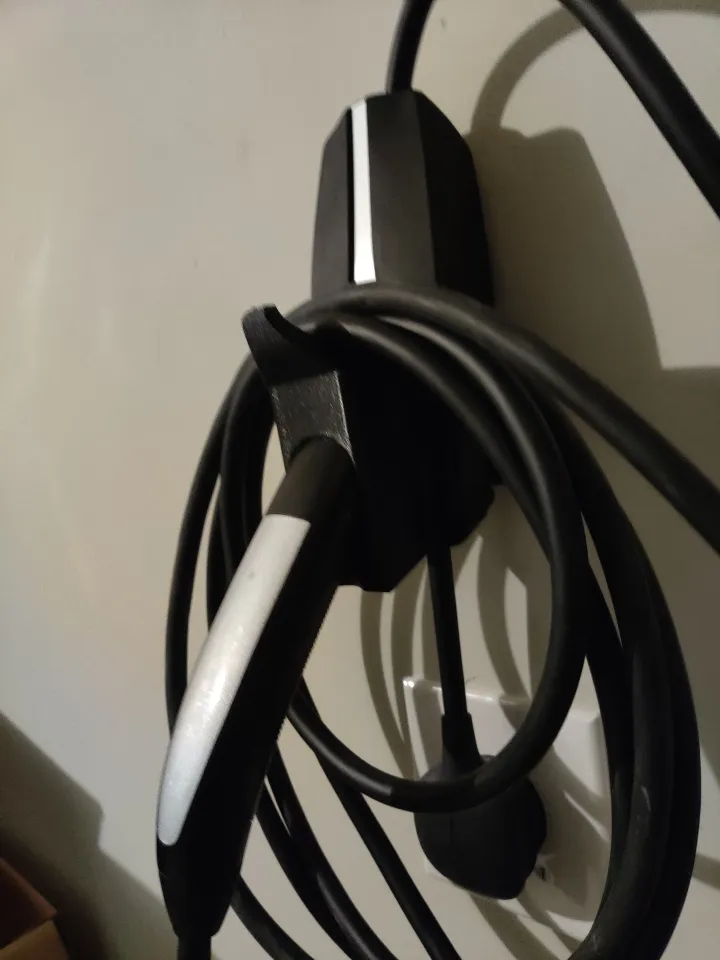 Tesla Mobile Connector charger (gen 2) wall mount and plug holder