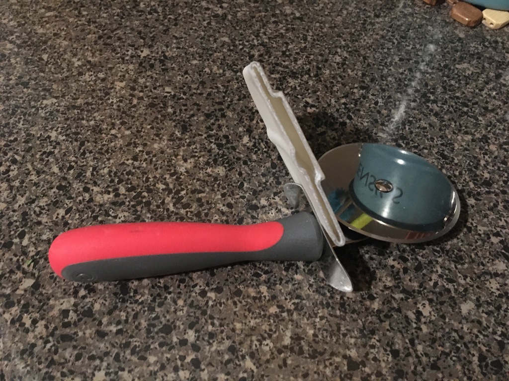 pizza cutter SHEATH / GUARD by atypicalengineer808 Download free STL