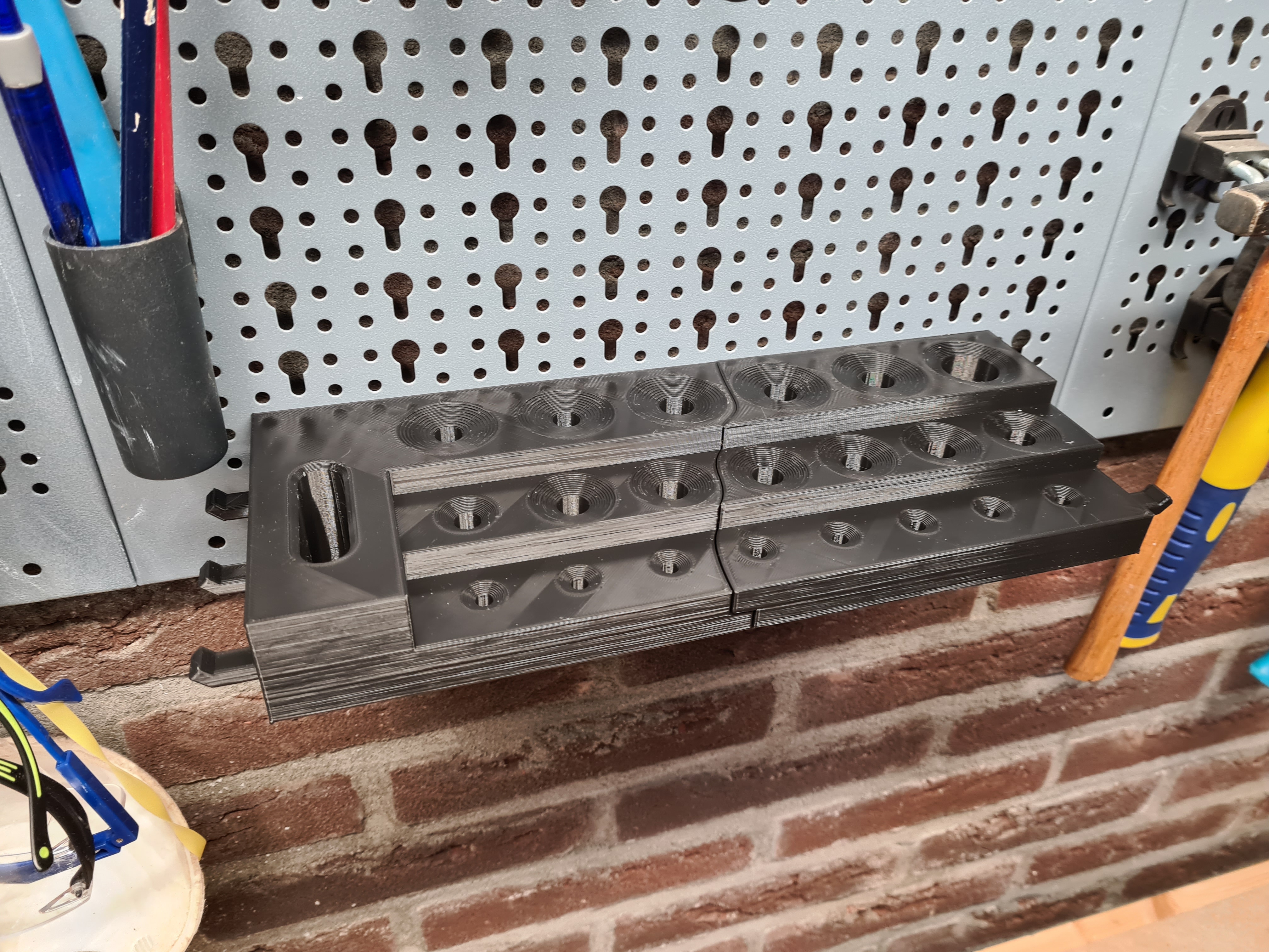 Screwdriver holder for Kupper (Kuepper, Küpper) pegboard