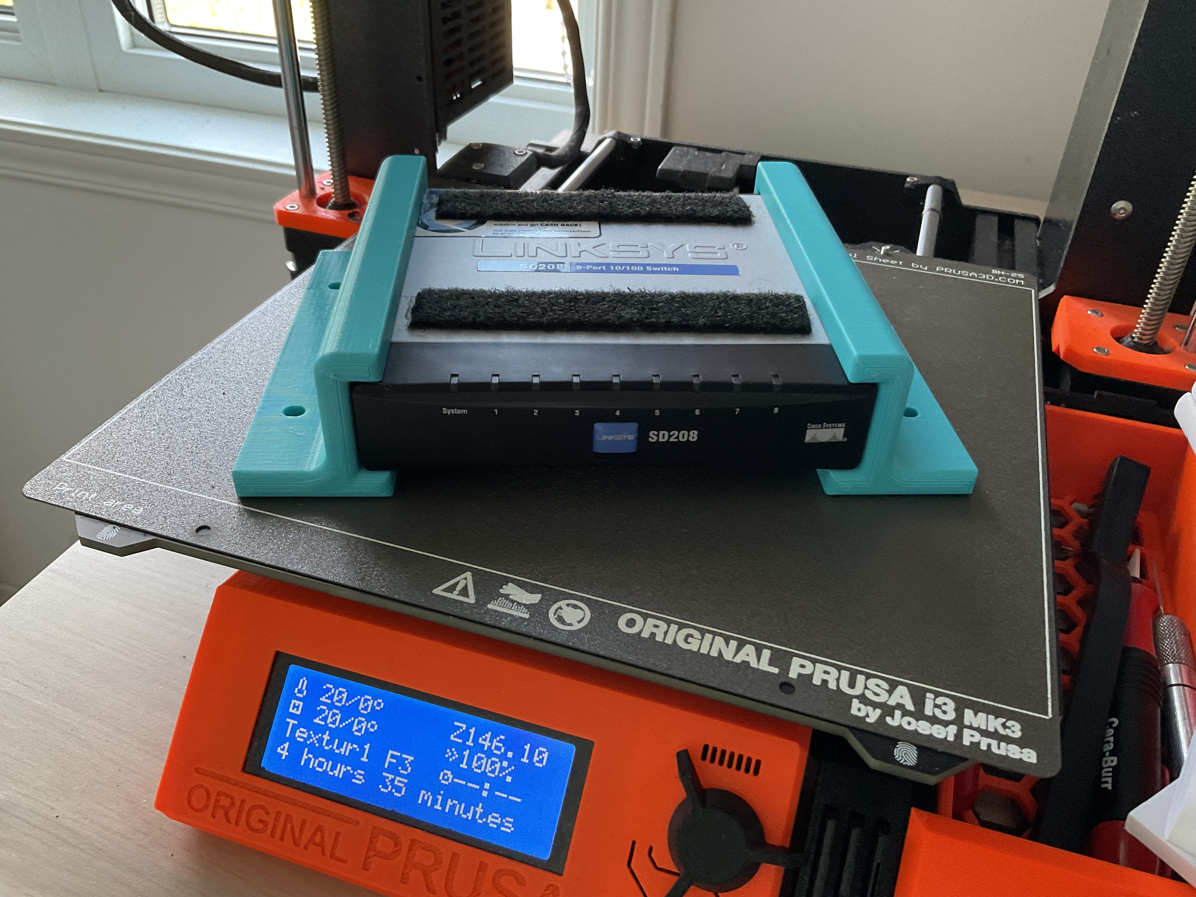 Miniatura 4 do modelo 3D network switch bracket