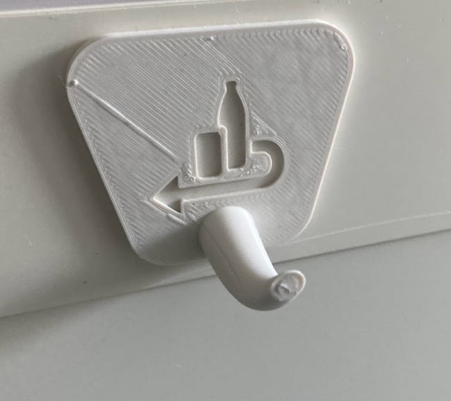 Bottle deposit hook (Pfandflaschenhaken)