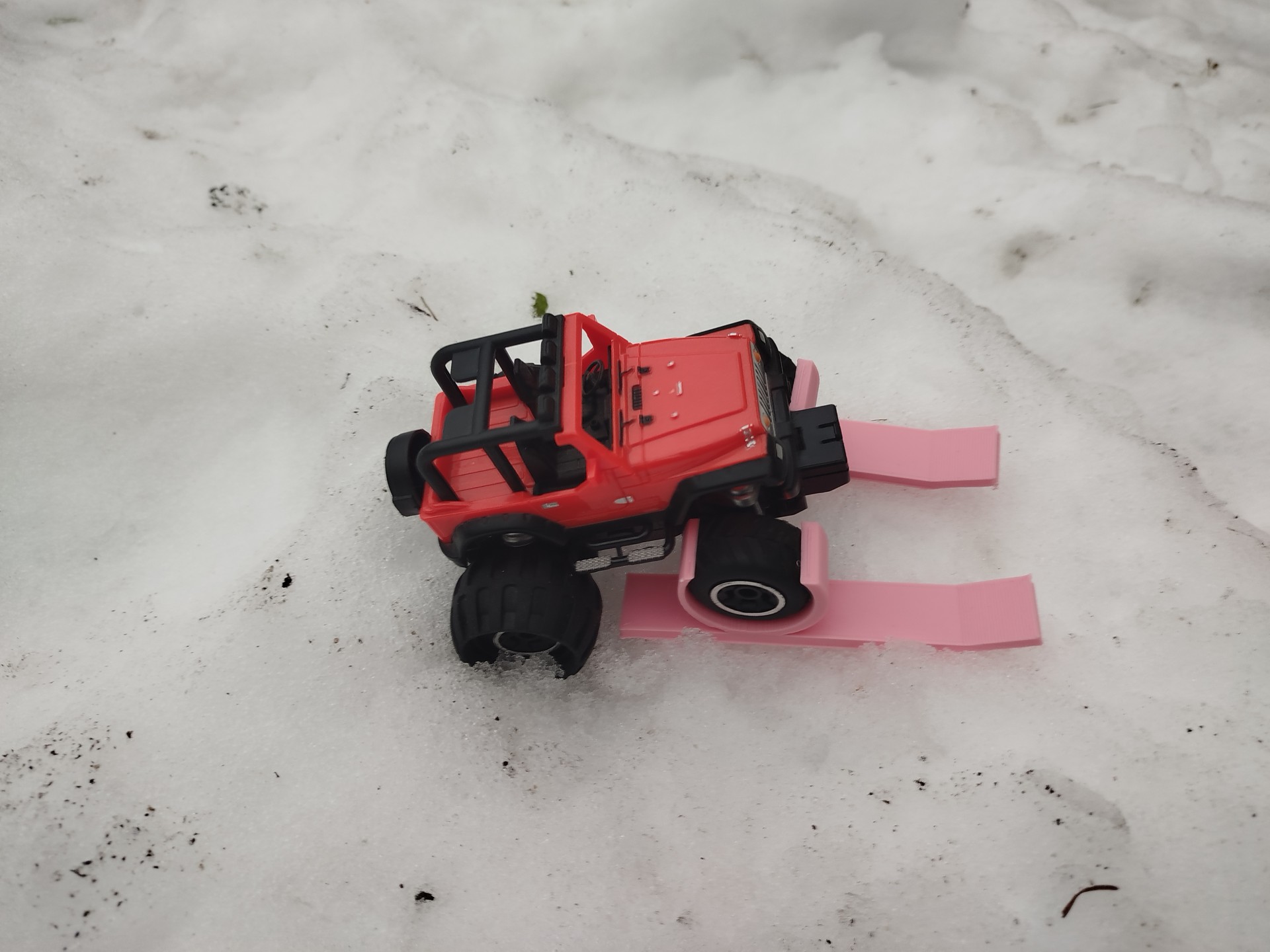 lyže pro malé RC auto