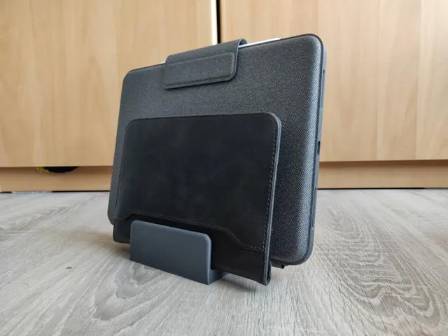 Double tablet stand