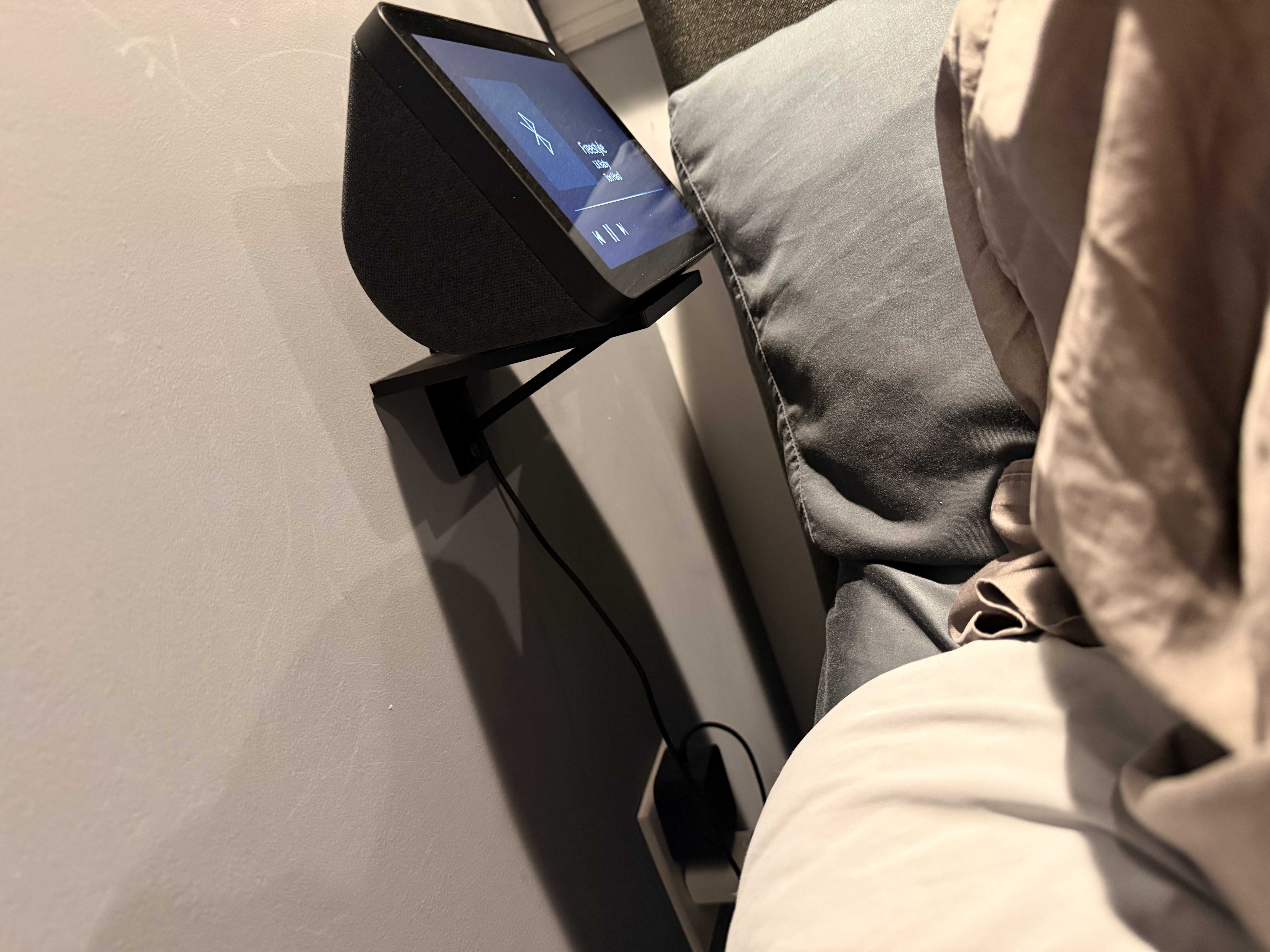 alexa wall mount/stand V2 — miniatura 2